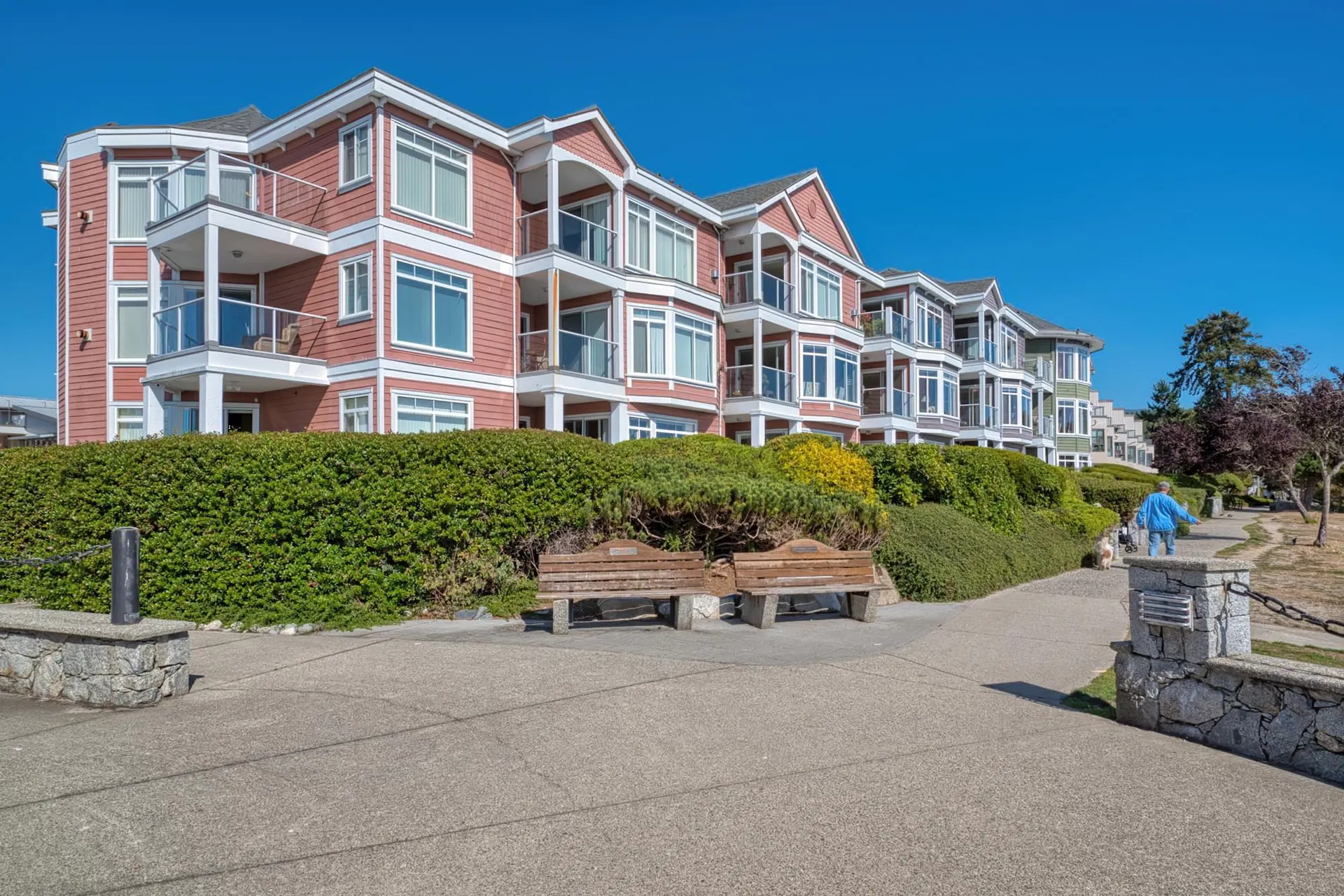 Photo 3 of 39 at #202 – 5470 Inlet Avenue
