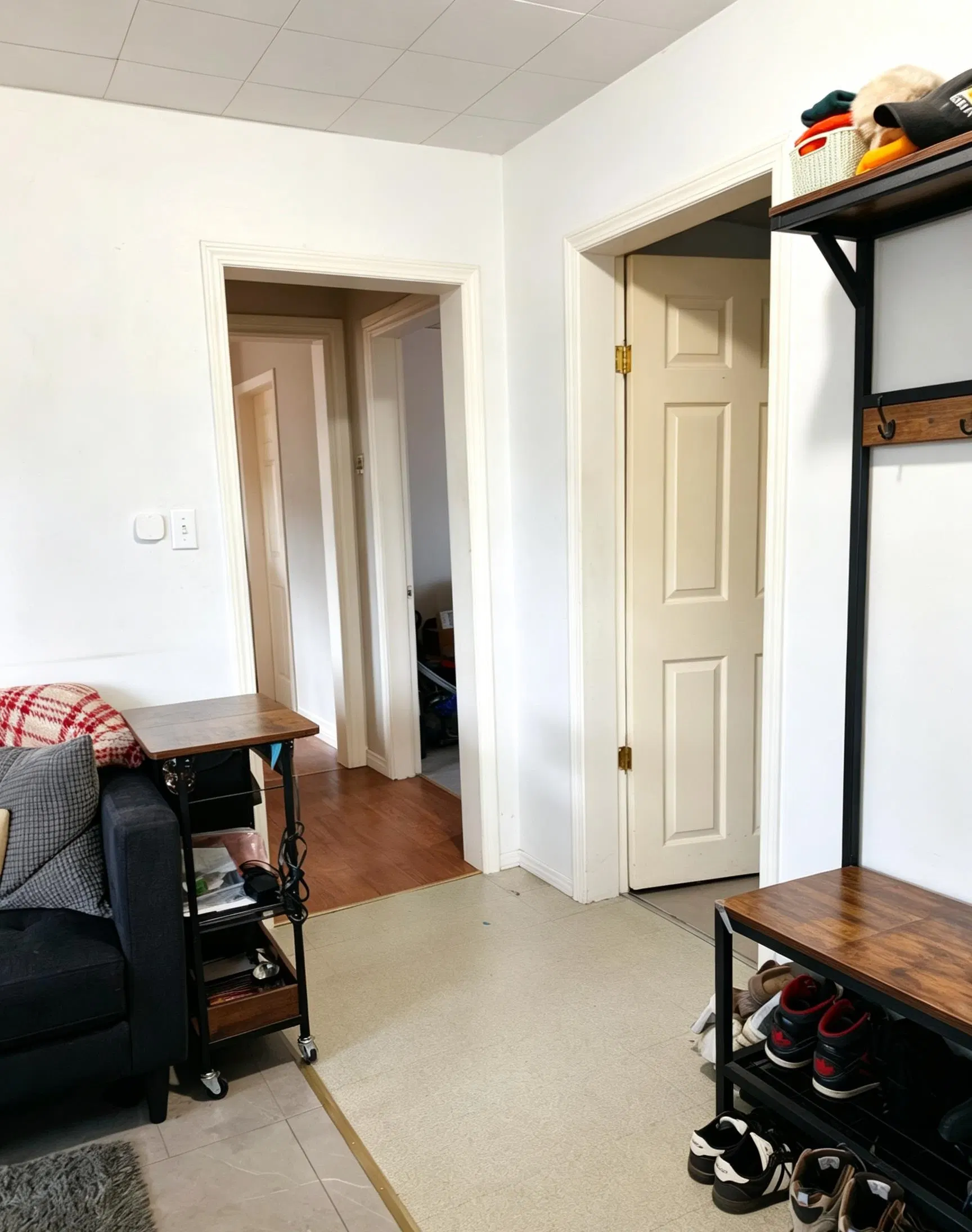 Photo 3 of 17 at 626 Hudson Bay Street