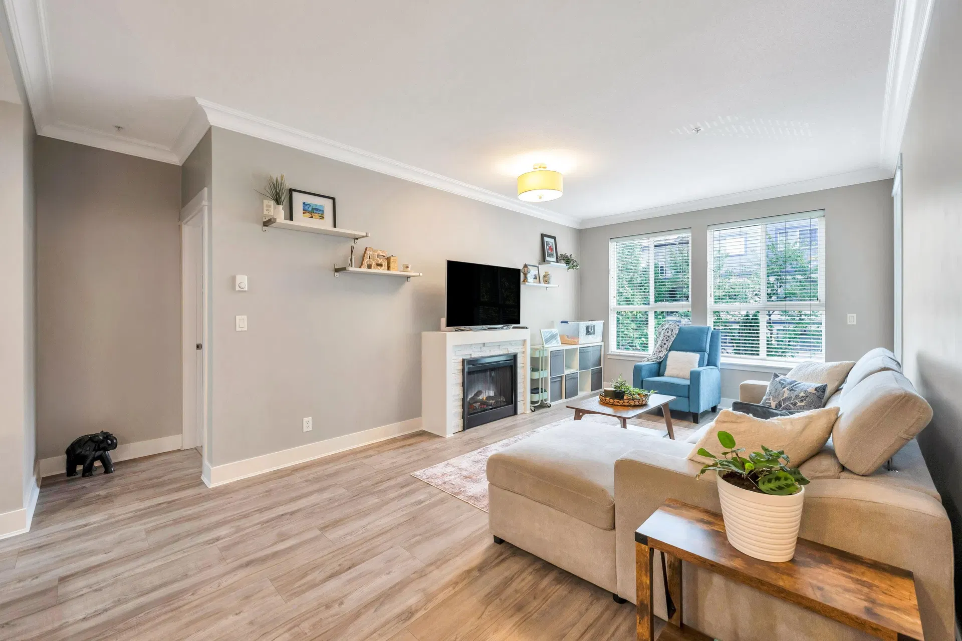 Photo 4 of 31 at #202 – 5430 201 Street