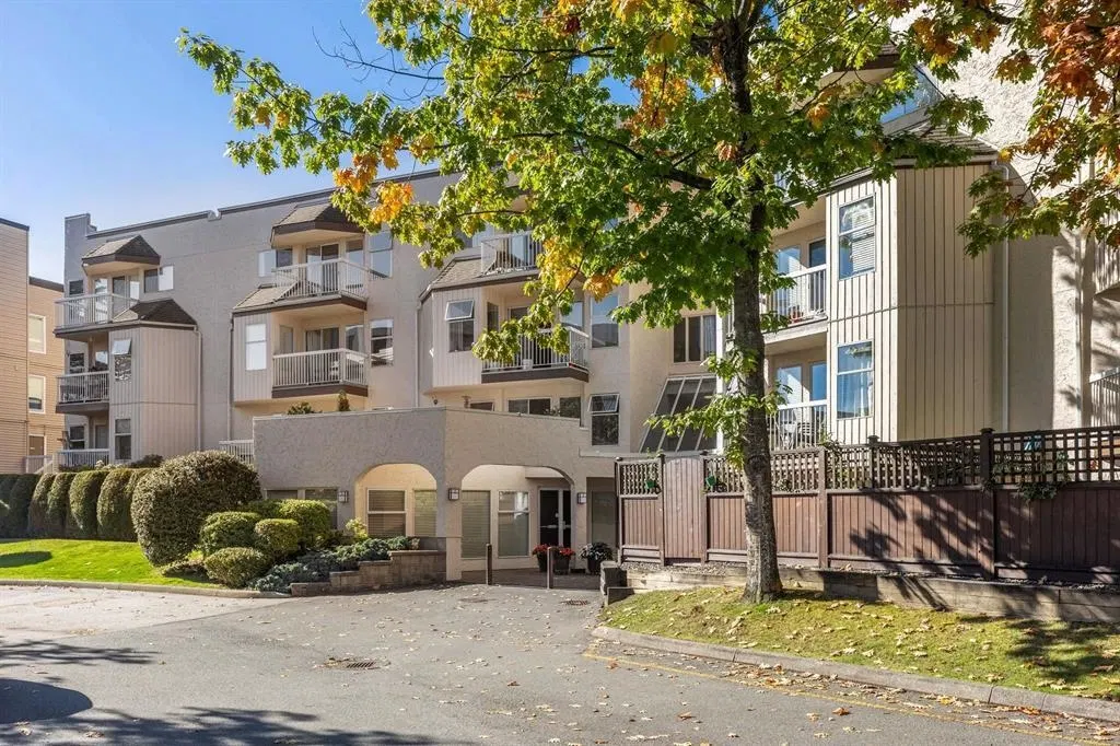 #210 – 1860 Southmere Crescent