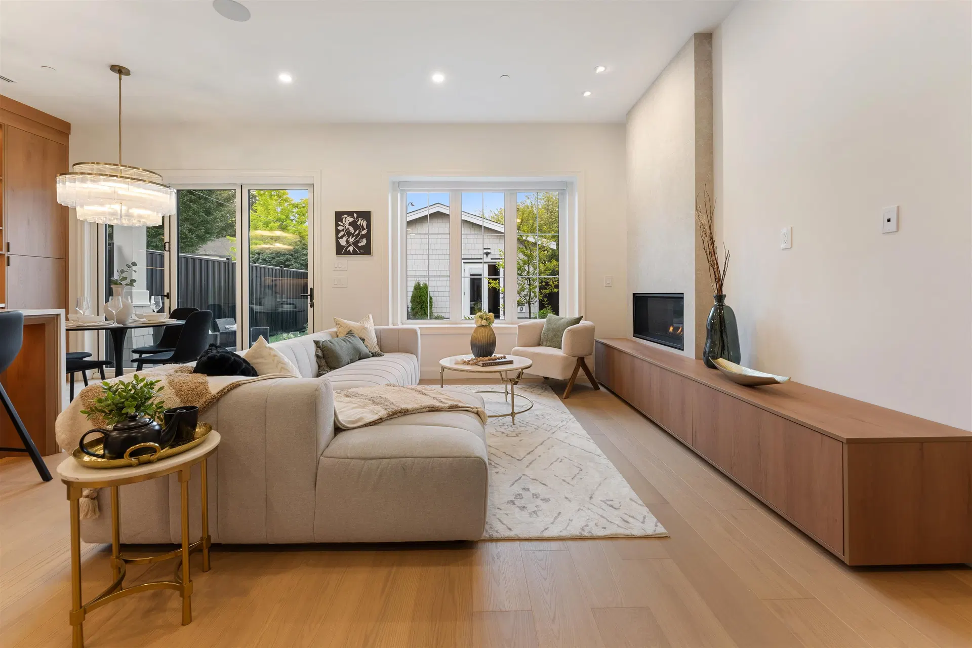 Photo 4 of 40 at #2 – 2256 E Pender Street Street