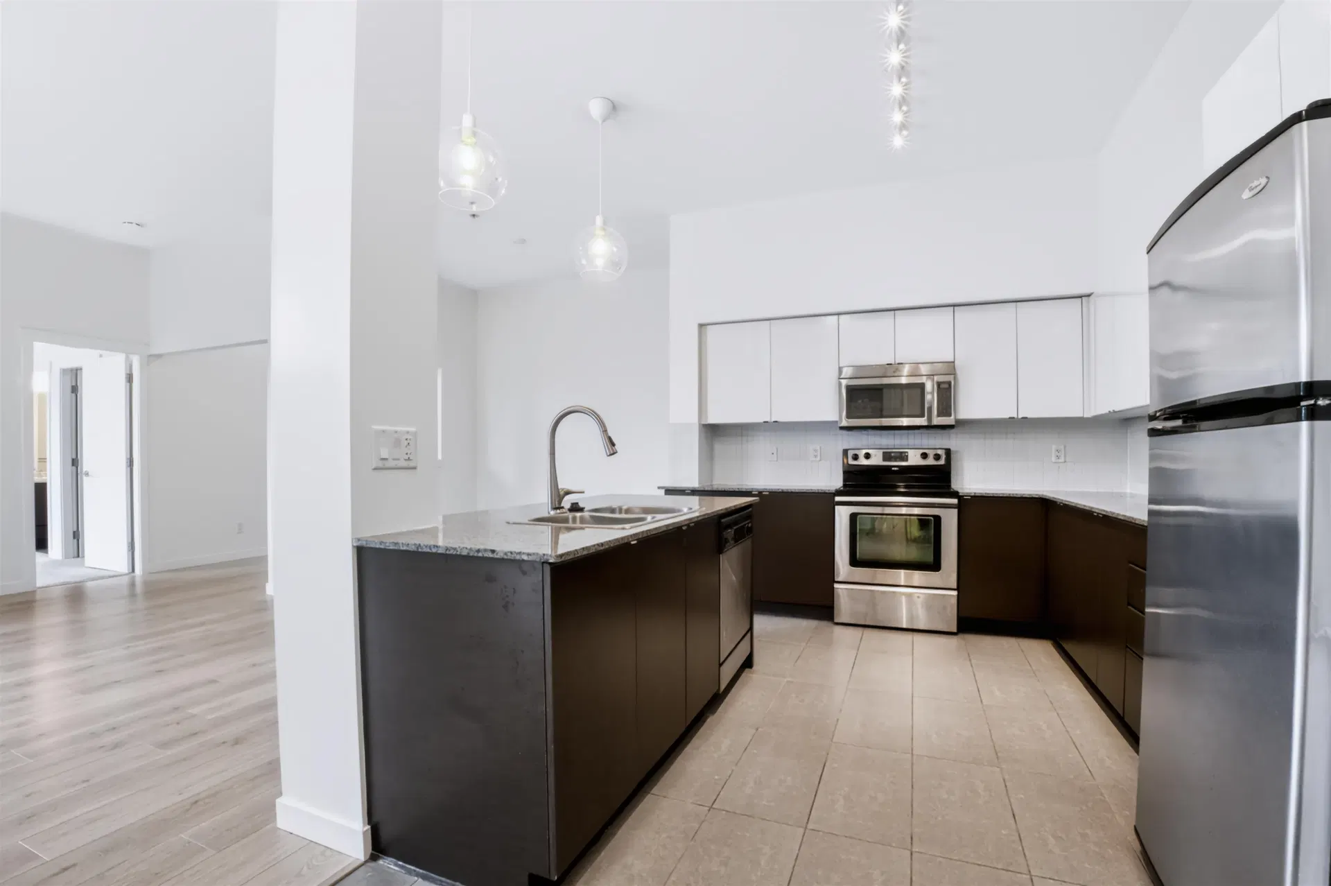 Photo 3 of 28 at #523 – 13733 107a Avenue