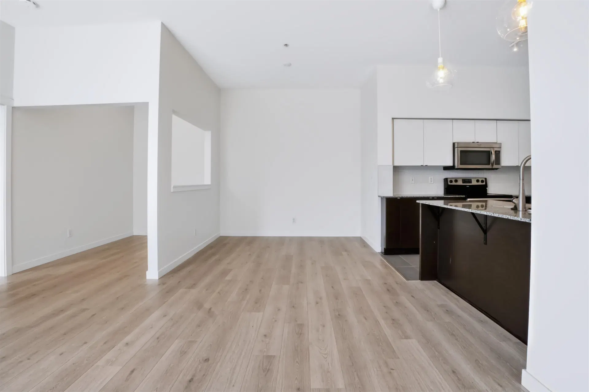 Photo 5 of 28 at #523 – 13733 107a Avenue