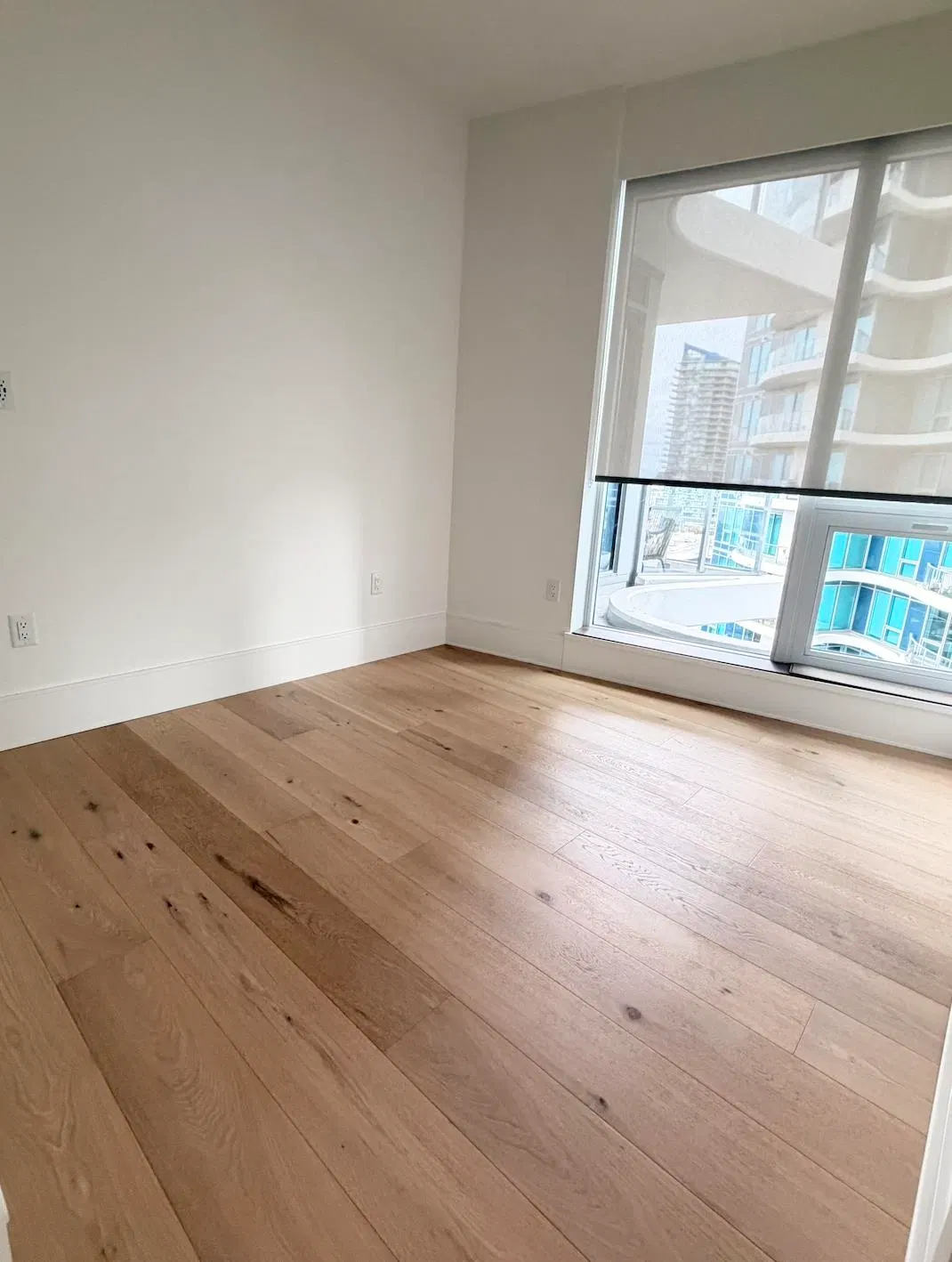 Photo 5 of 8 at #1105 – 1500 Martin Street