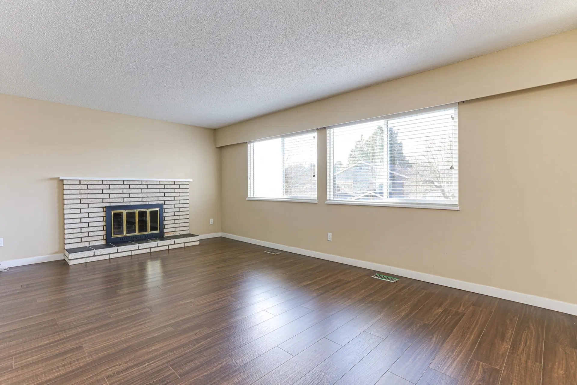Photo 3 of 40 at 11160 Barkentine Place