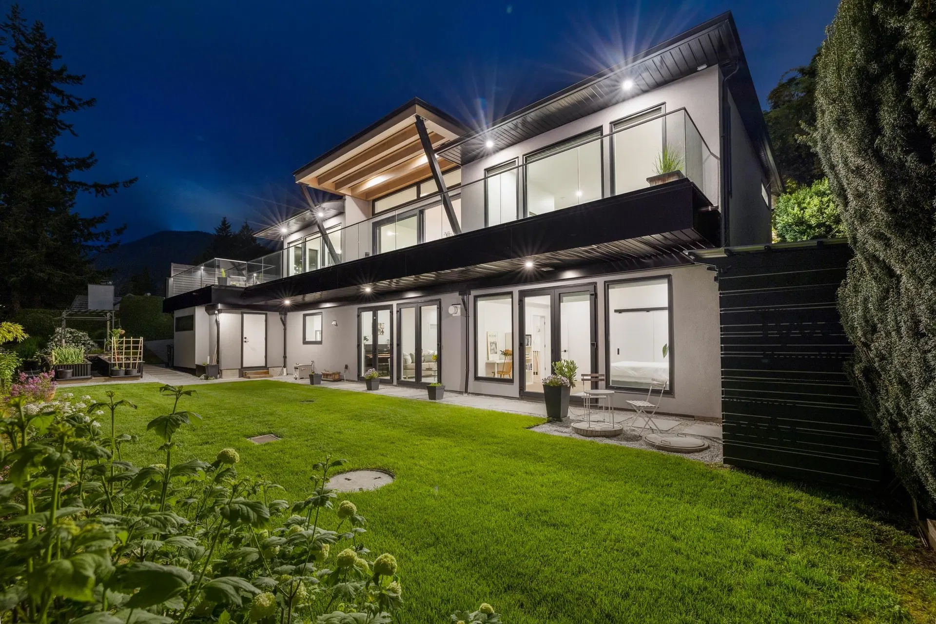 Photo 2 of 40 at 255 Sandringham Crescent