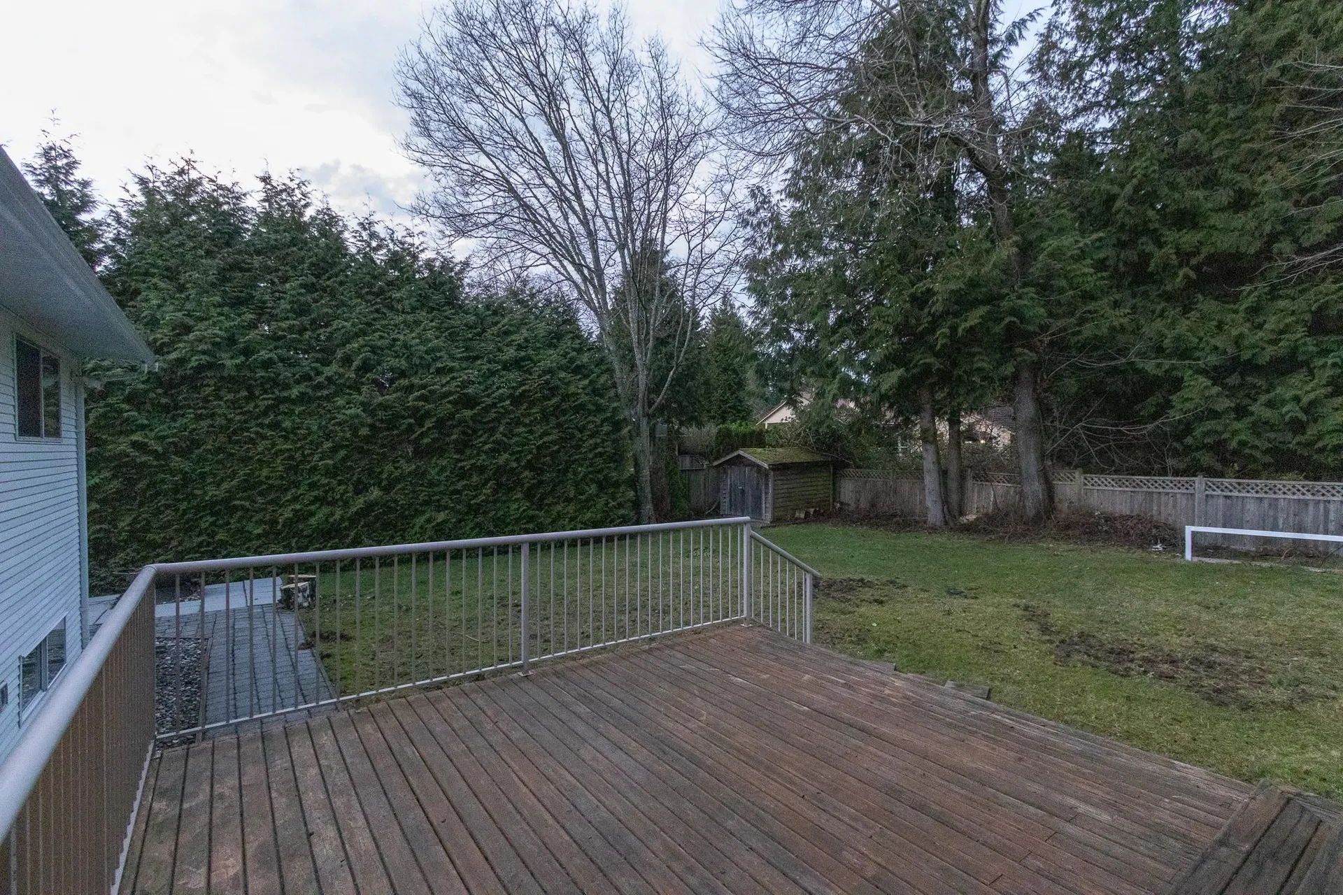 Photo 3 of 31 at 13811 17 Avenue