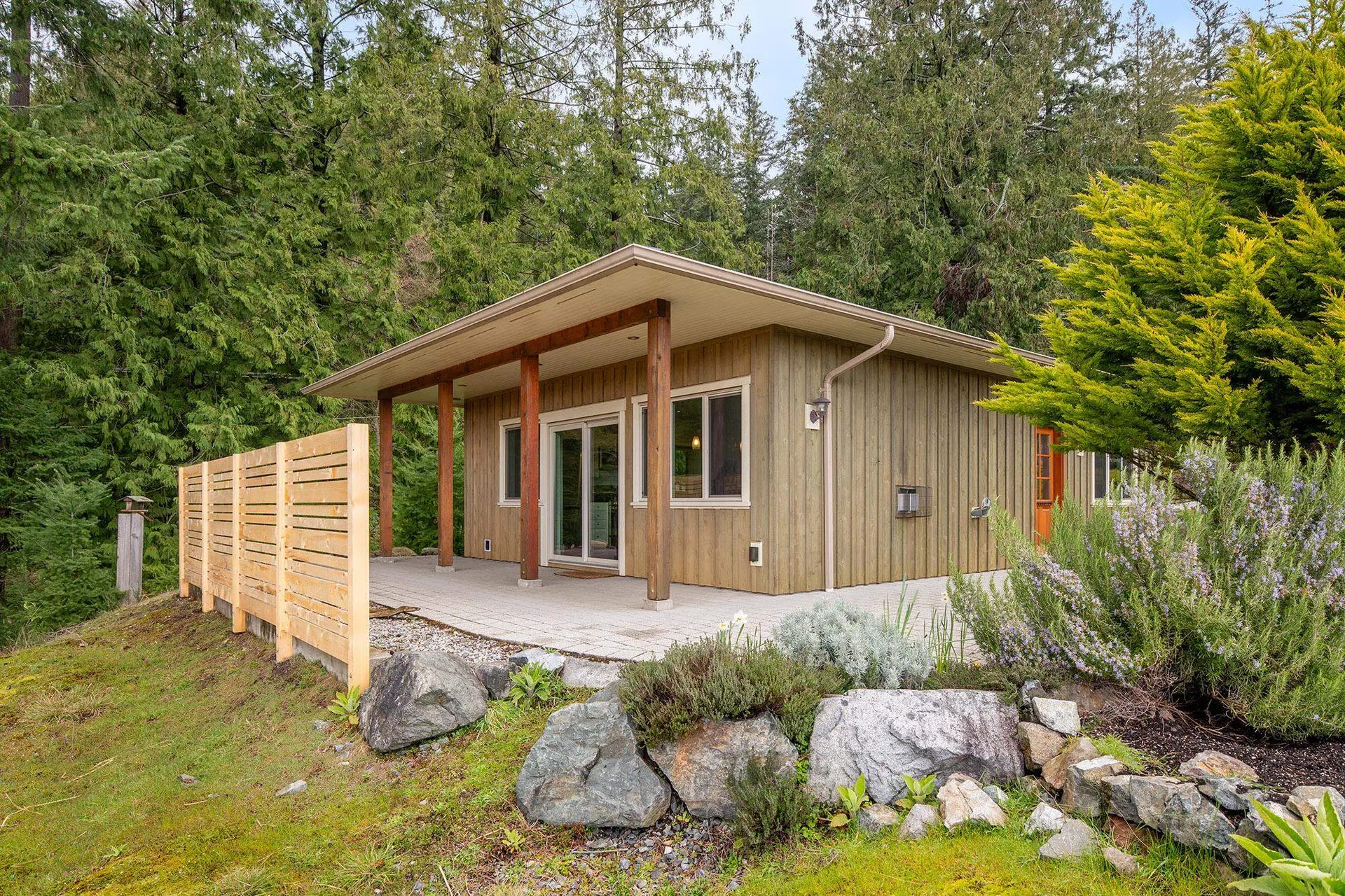 Photo 1 of 30 at 879 Seymour Bay Drive