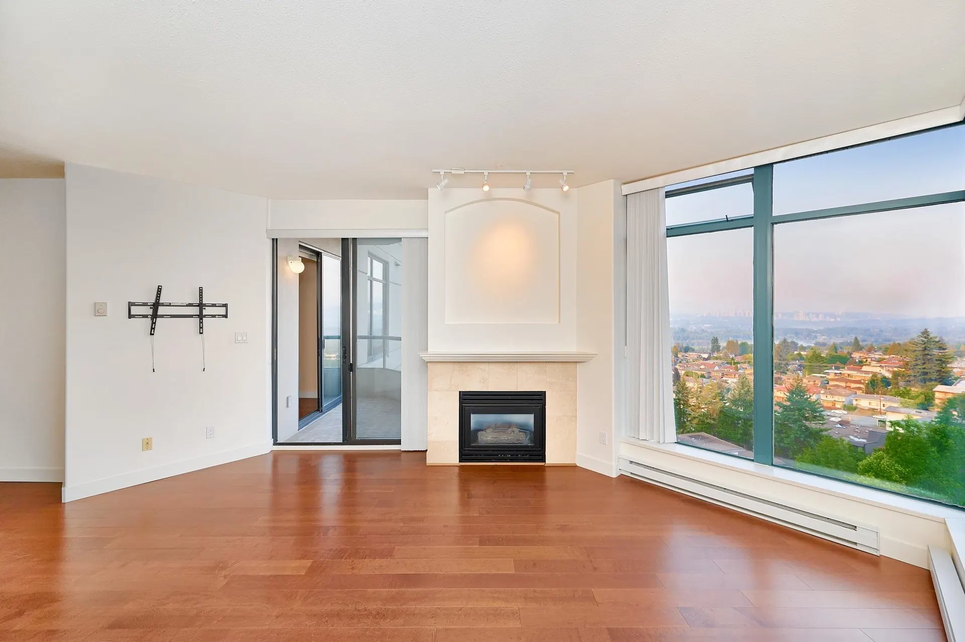 Photo 2 of 40 at #1701 – 4567 Hazel Street