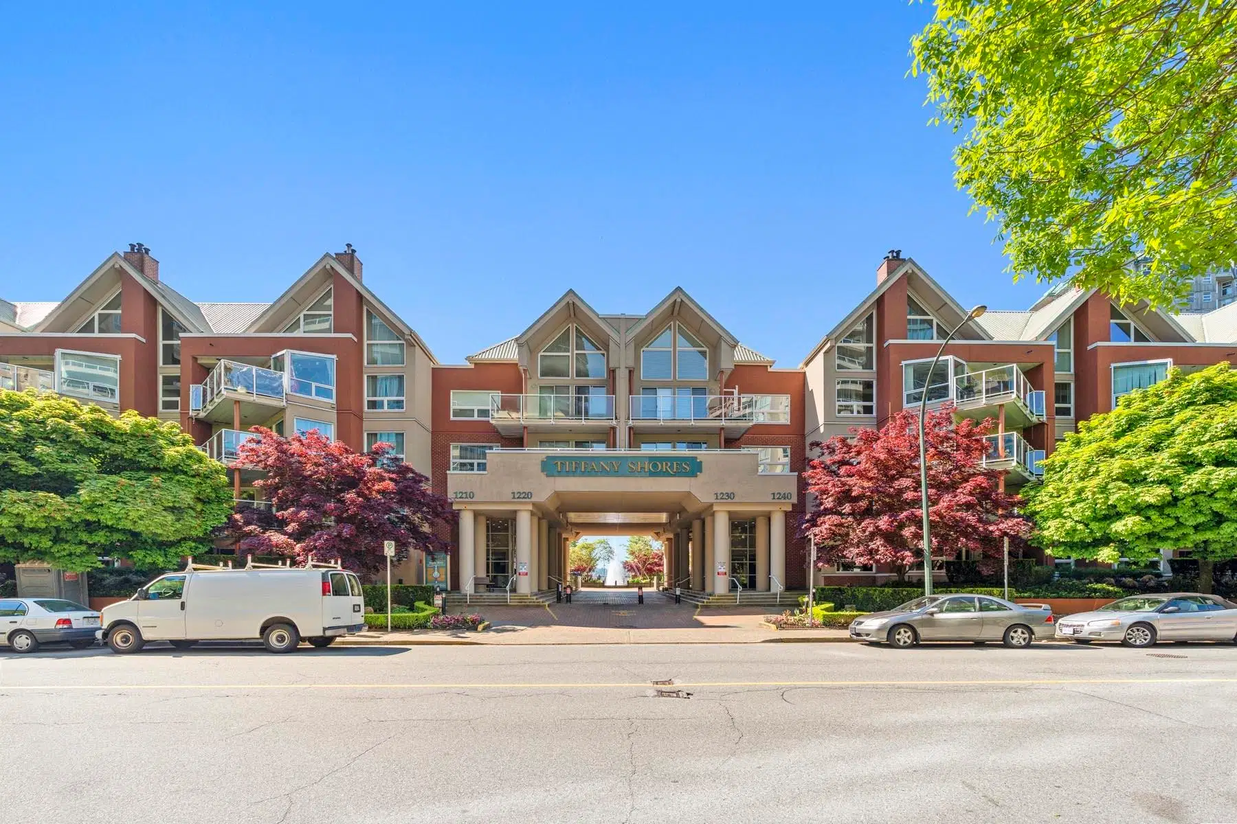 #106 – 1240 Quayside Drive