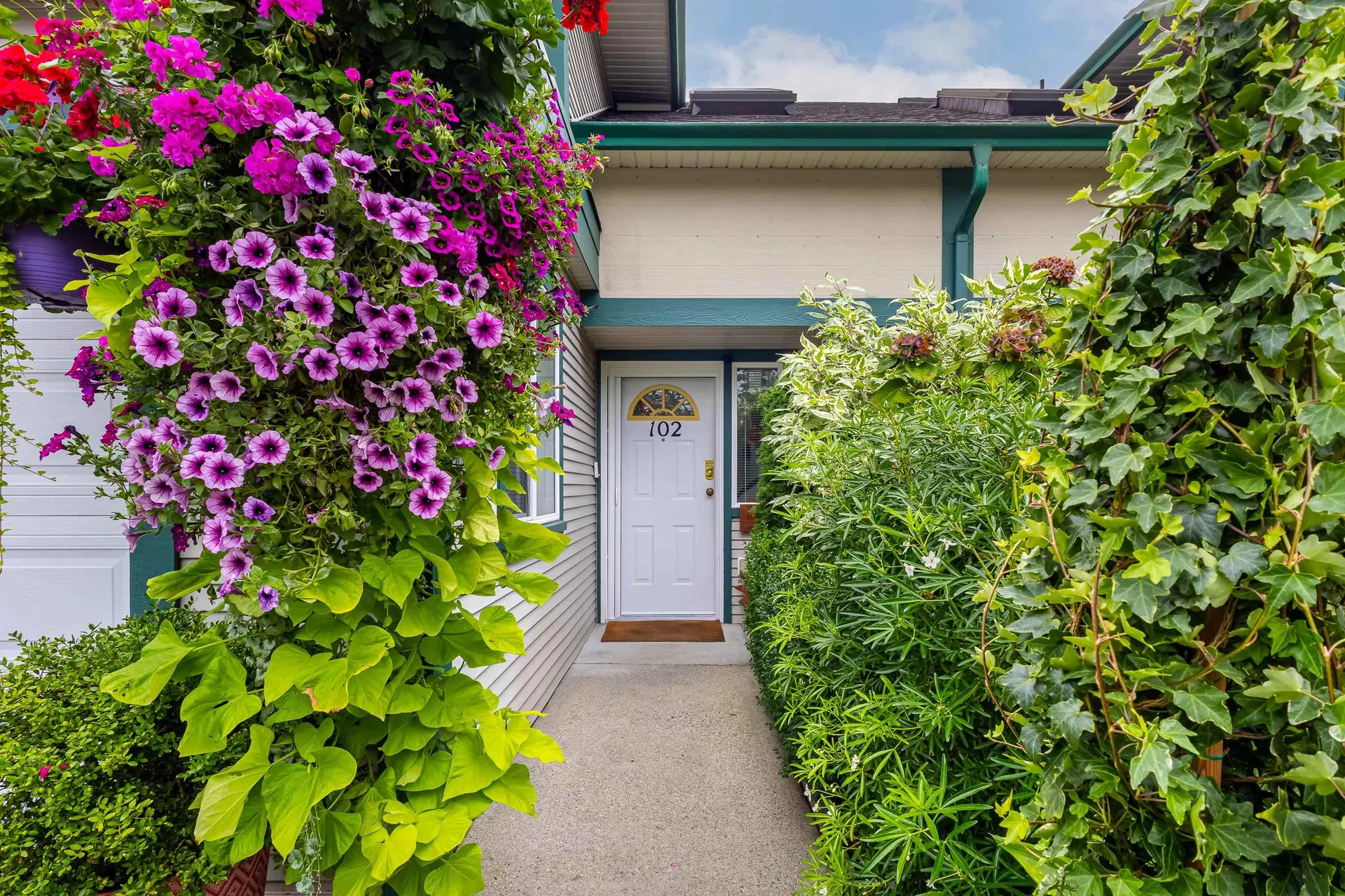 Photo 2 of 40 at #102 – 5711 Ebbtide Street