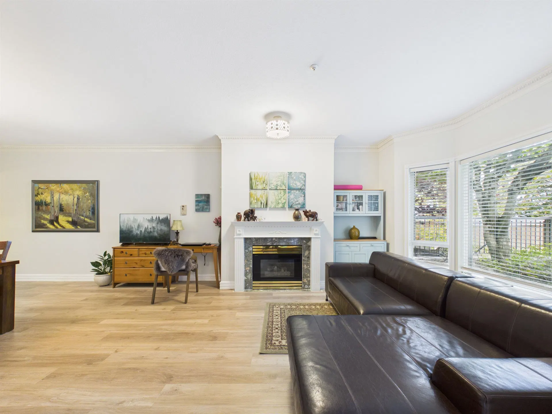 Photo 3 of 40 at #414 – 5262 Oakmount Crescent
