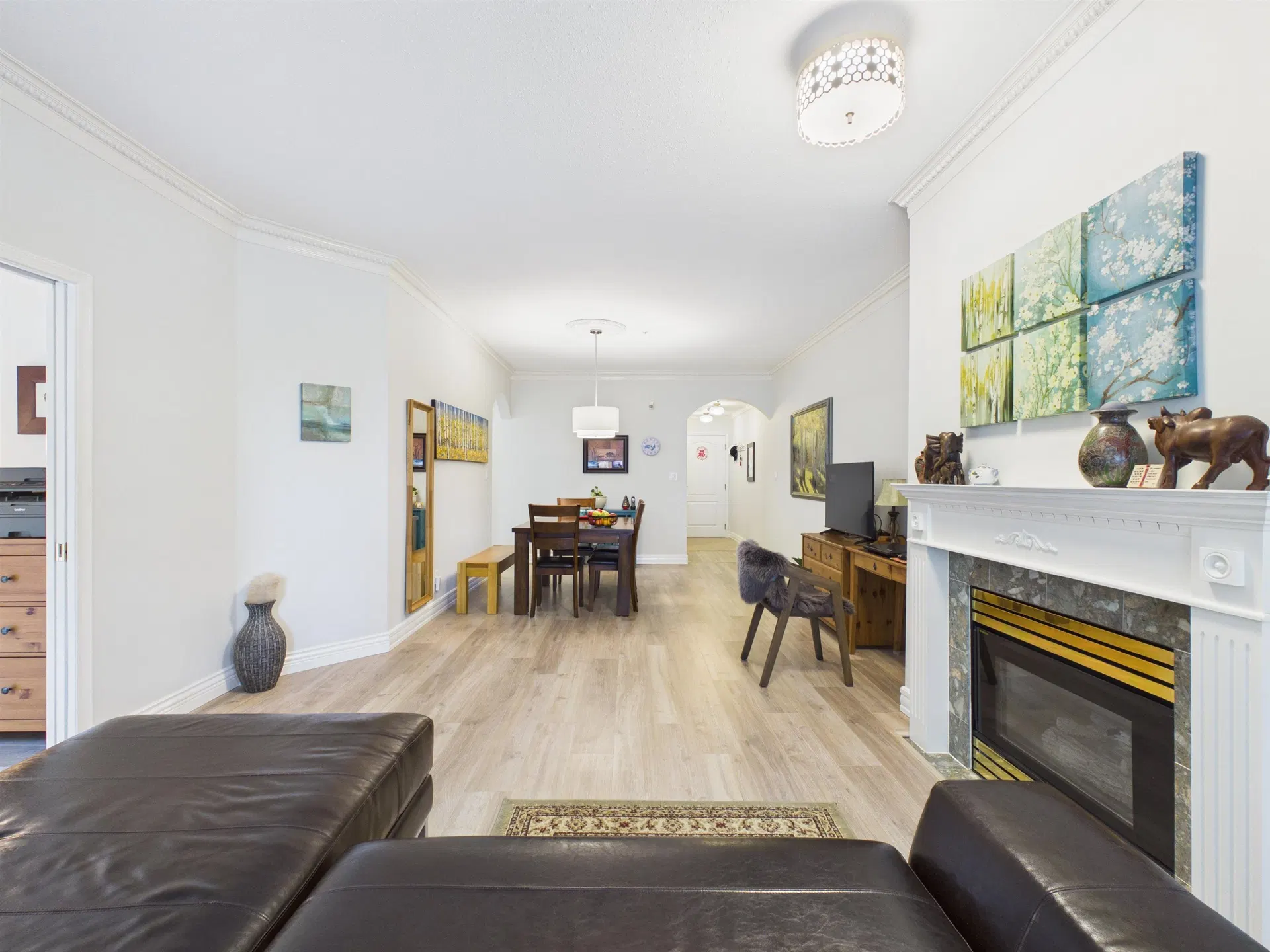 Photo 5 of 40 at #414 – 5262 Oakmount Crescent