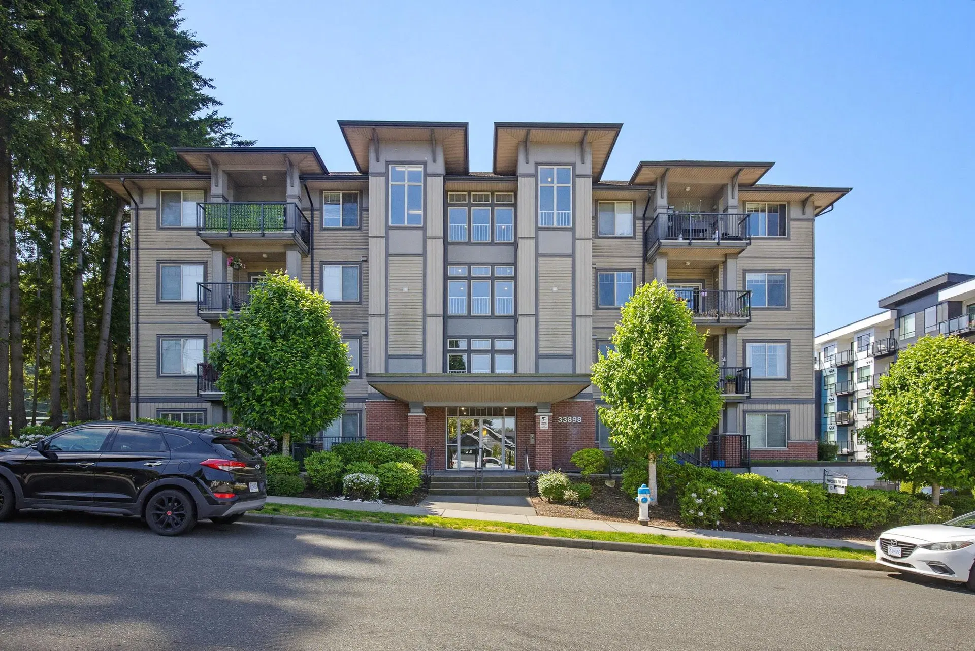 Photo 1 of 31 at #204 – 33898 Pine Street