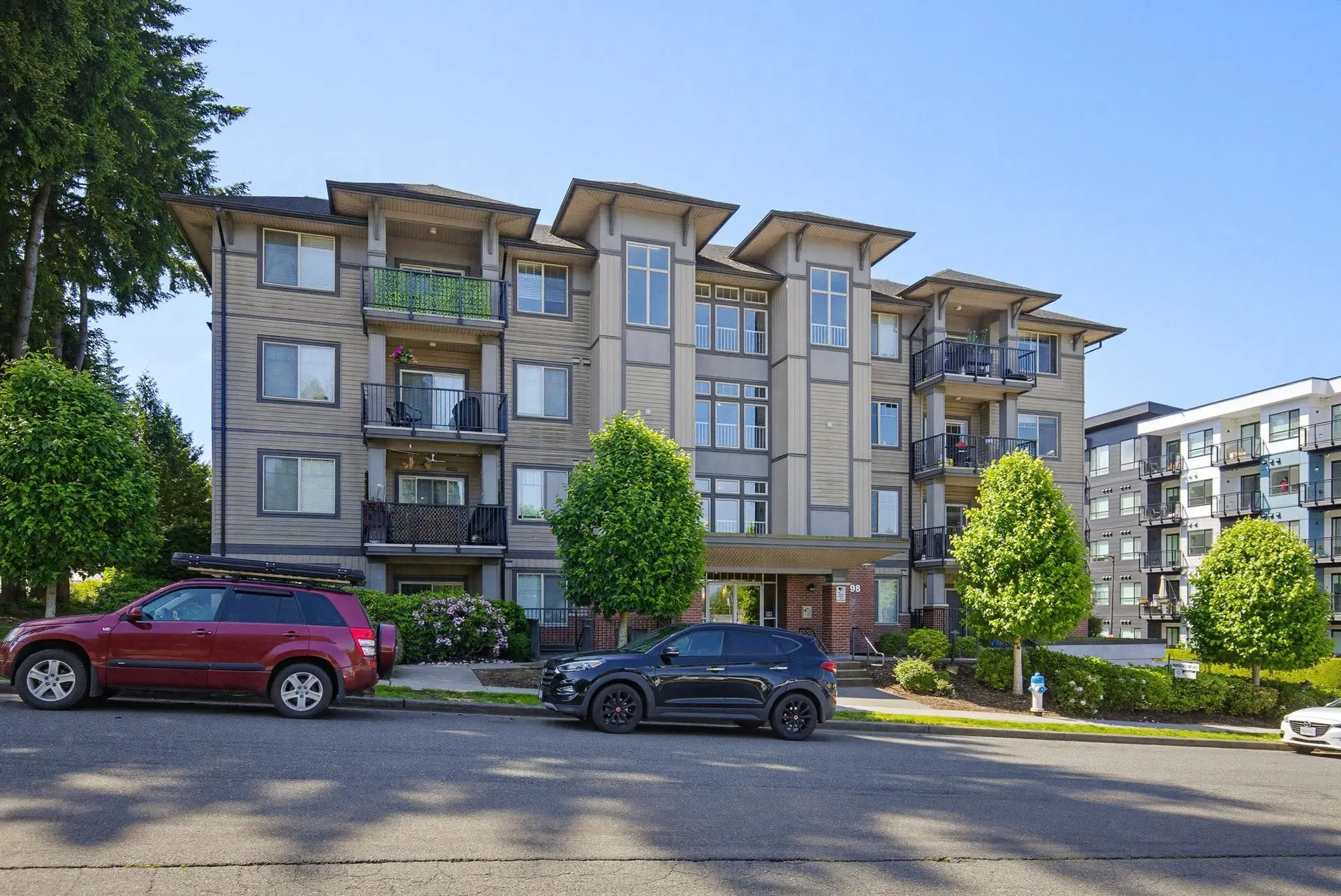 Photo 3 of 31 at #204 – 33898 Pine Street