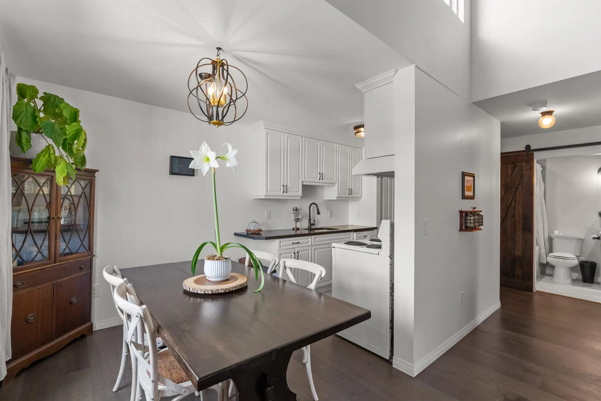 #301 – 5553 16 Avenue