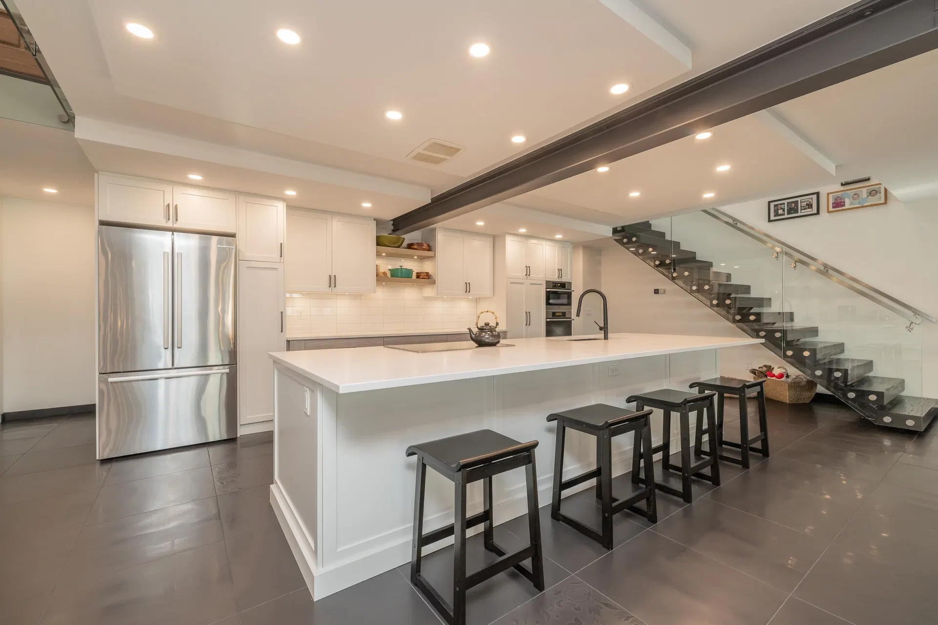 Photo 4 of 40 at #7 – 15161 Prospect Avenue