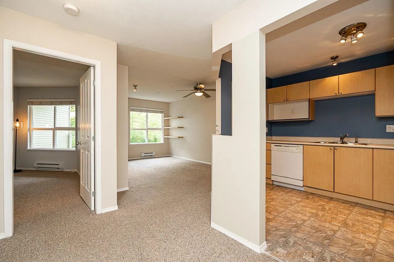 Photo 4 of 29 at #201 – 10186 155 Street