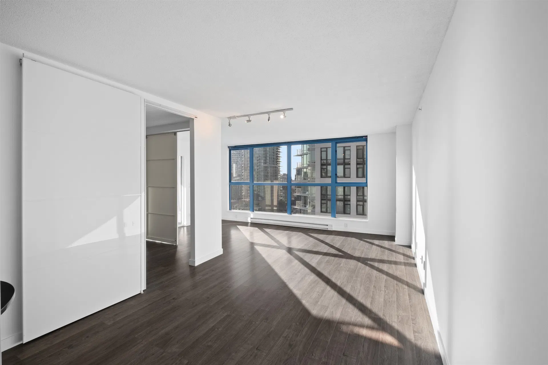 Photo 5 of 24 at #1202 – 1238 Seymour Street