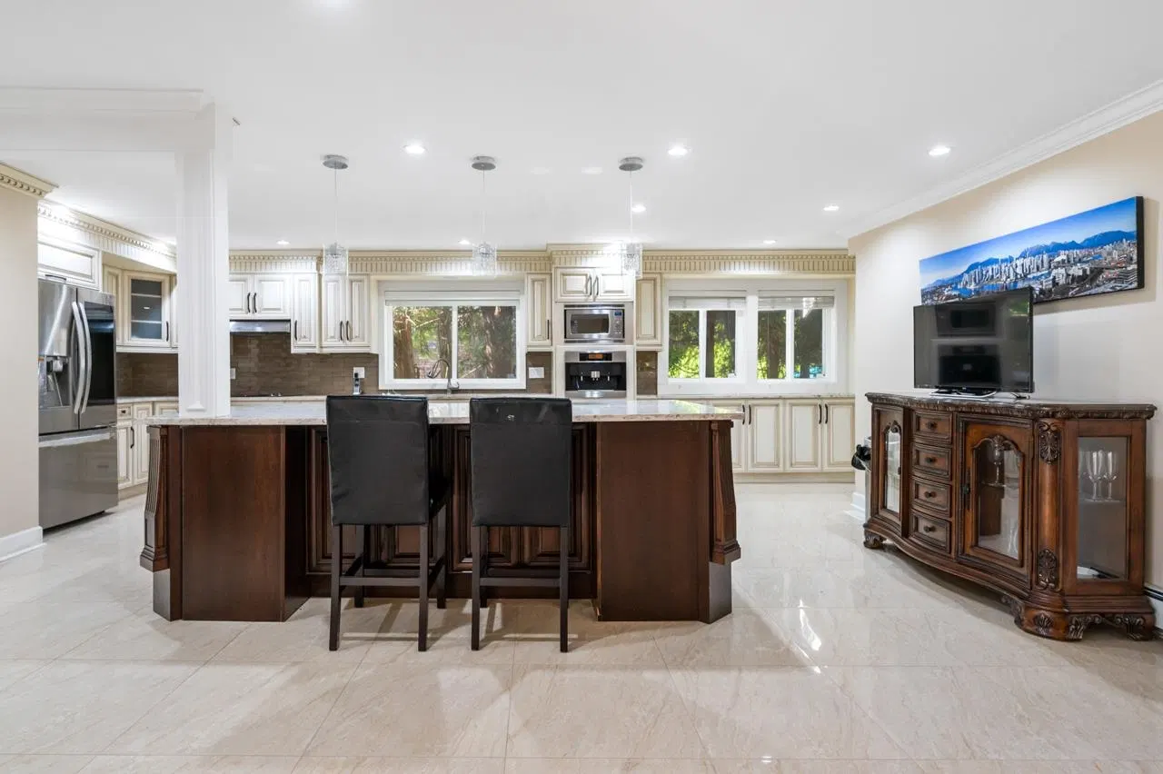 Photo 5 of 37 at 5420 Elwyn Drive