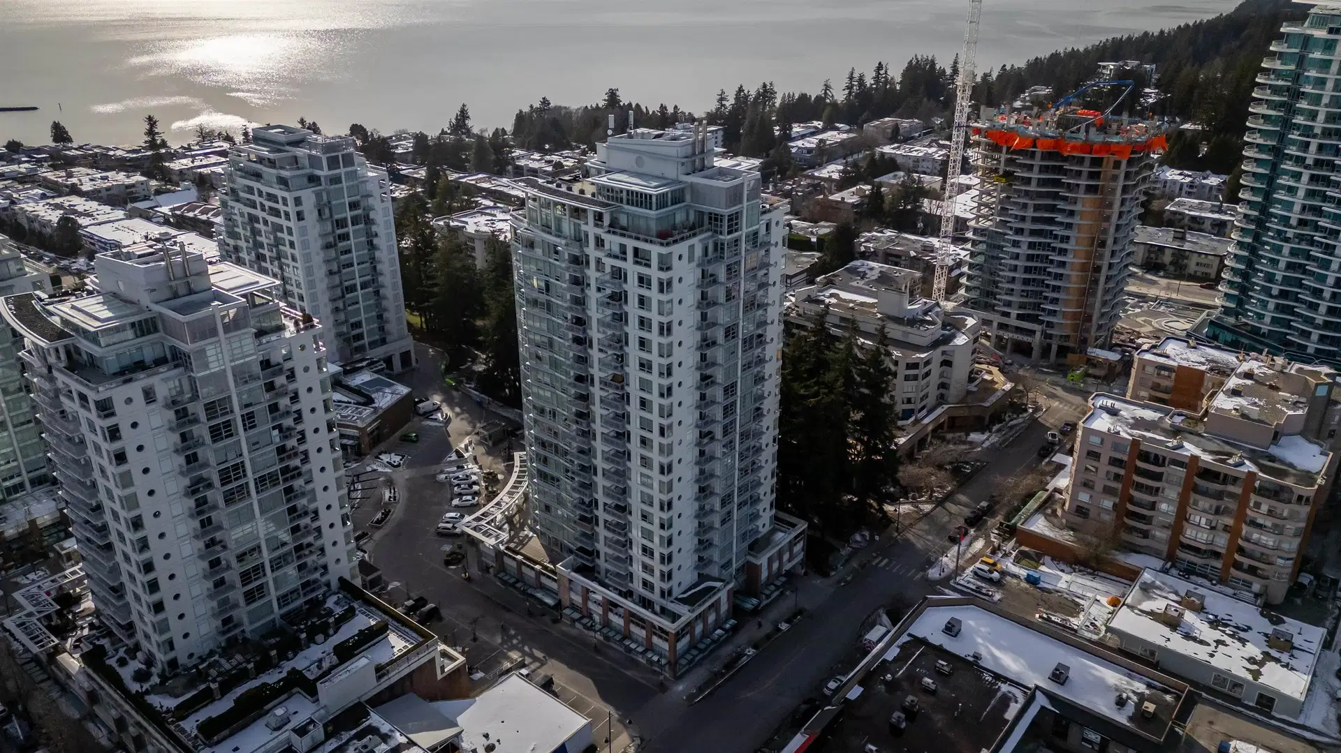 #204 – 15152 Russell Avenue
