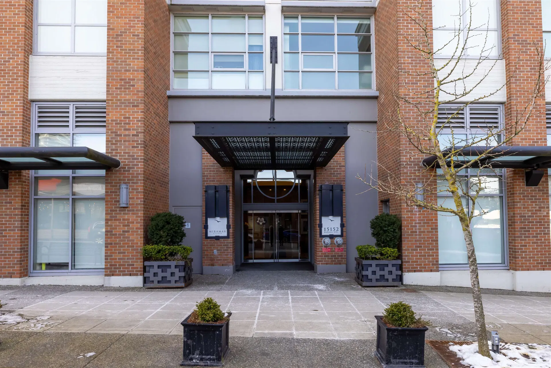 Photo 2 of 40 at #204 – 15152 Russell Avenue
