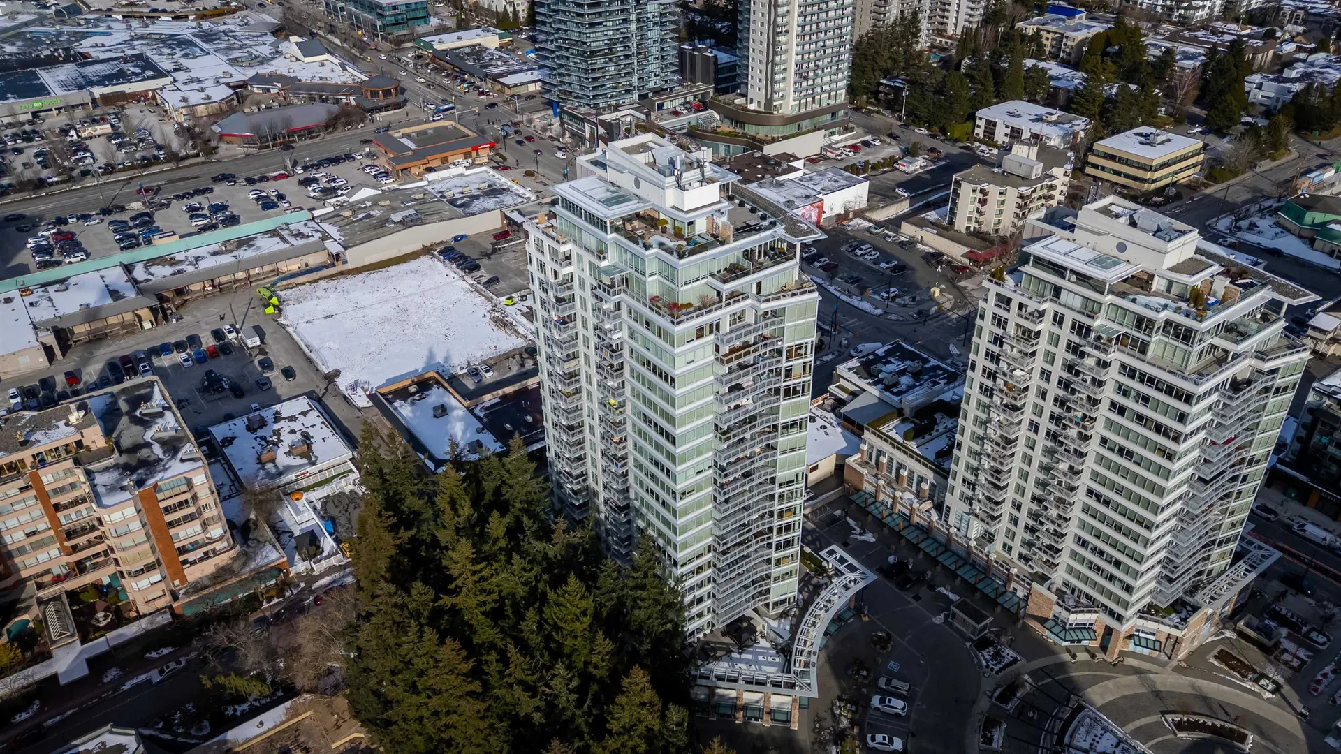 Photo 3 of 40 at #204 – 15152 Russell Avenue