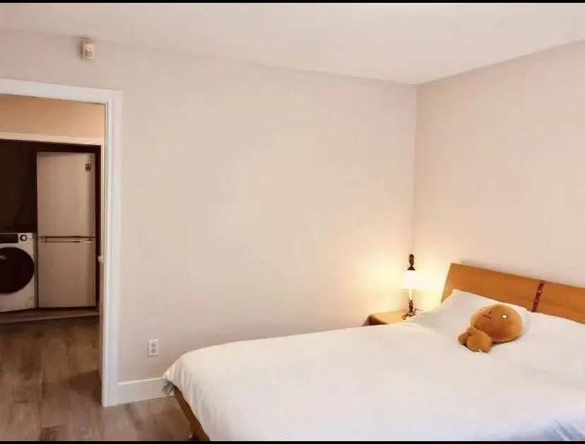 Photo 5 of 7 at 3000 West 21st Avenue