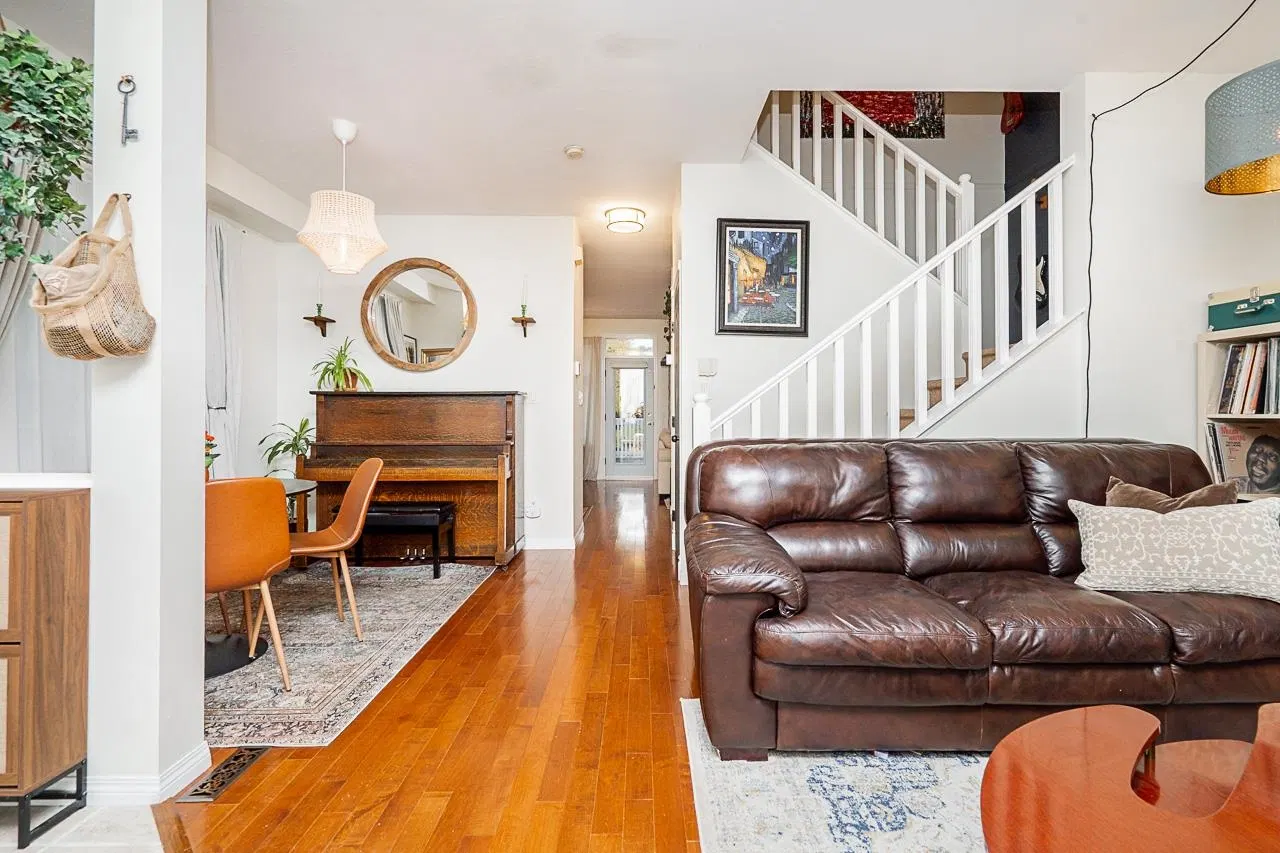 Photo 4 of 38 at 5746 149 Street