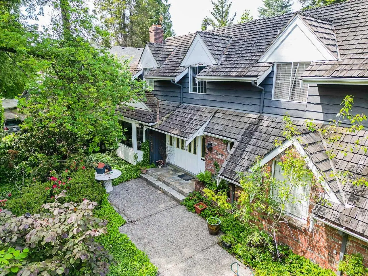 Photo 2 of 26 at 1461 W 49th Avenue
