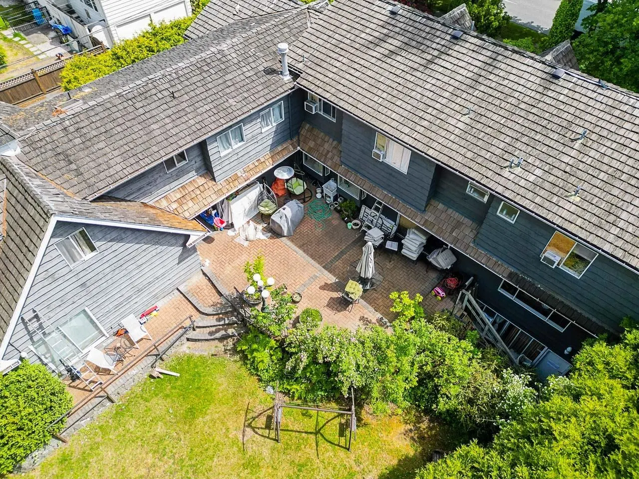 Photo 4 of 26 at 1461 W 49th Avenue