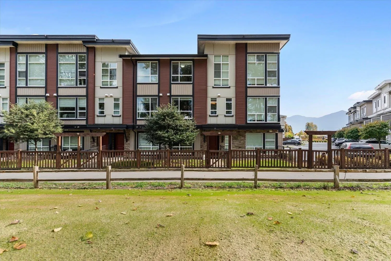 #12 – 8413 Midtown Way