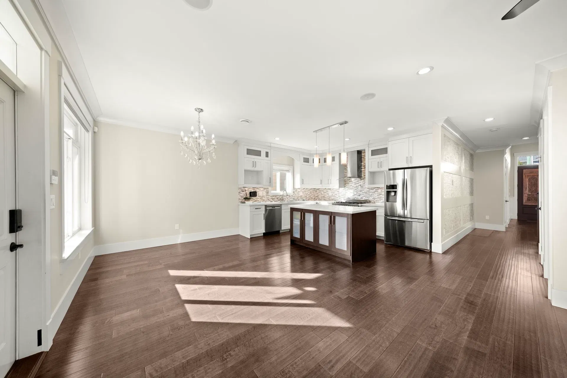 Photo 4 of 38 at 7028 Broadway