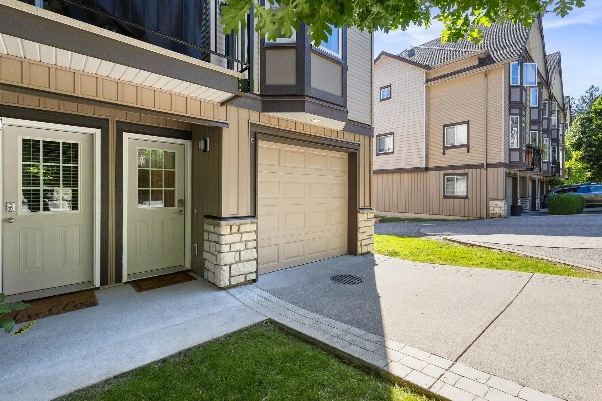Photo 3 of 34 at #6 – 32501 Fraser Crescent