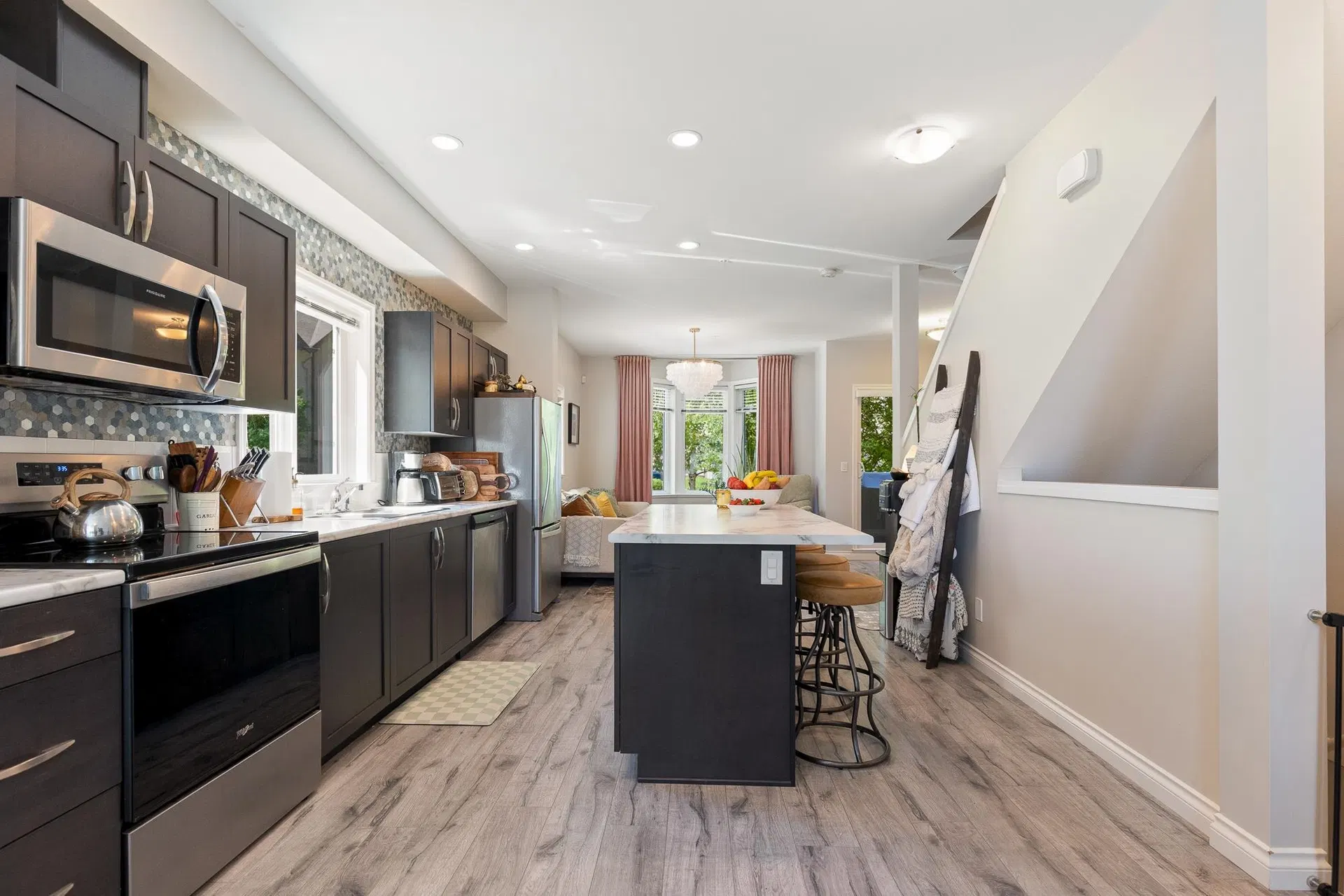 Photo 5 of 34 at #6 – 32501 Fraser Crescent