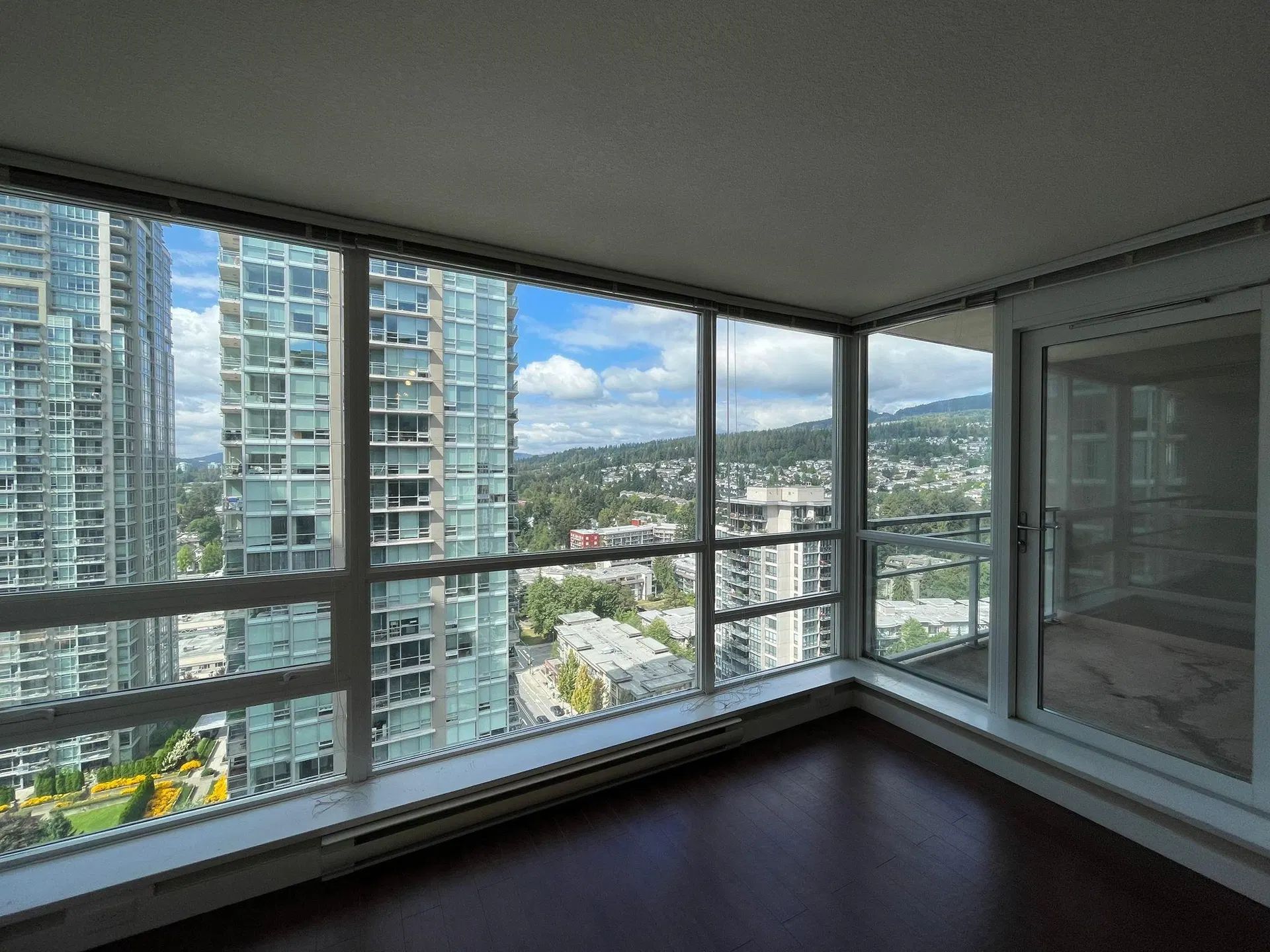 #2607 – 2978 Glen Drive