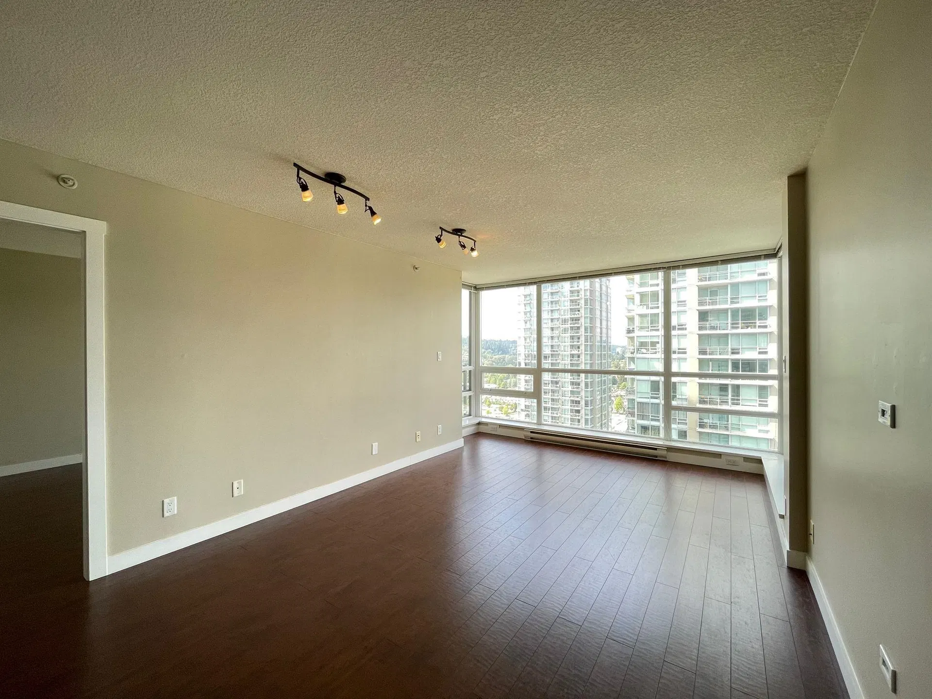 Photo 3 of 20 at #2607 – 2978 Glen Drive