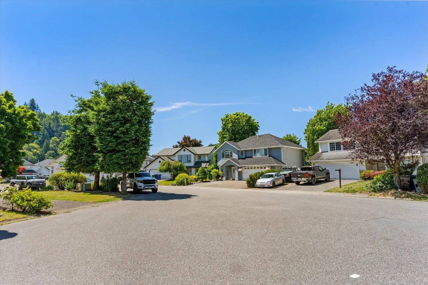 Photo 4 of 40 at 5711 Winchester Place