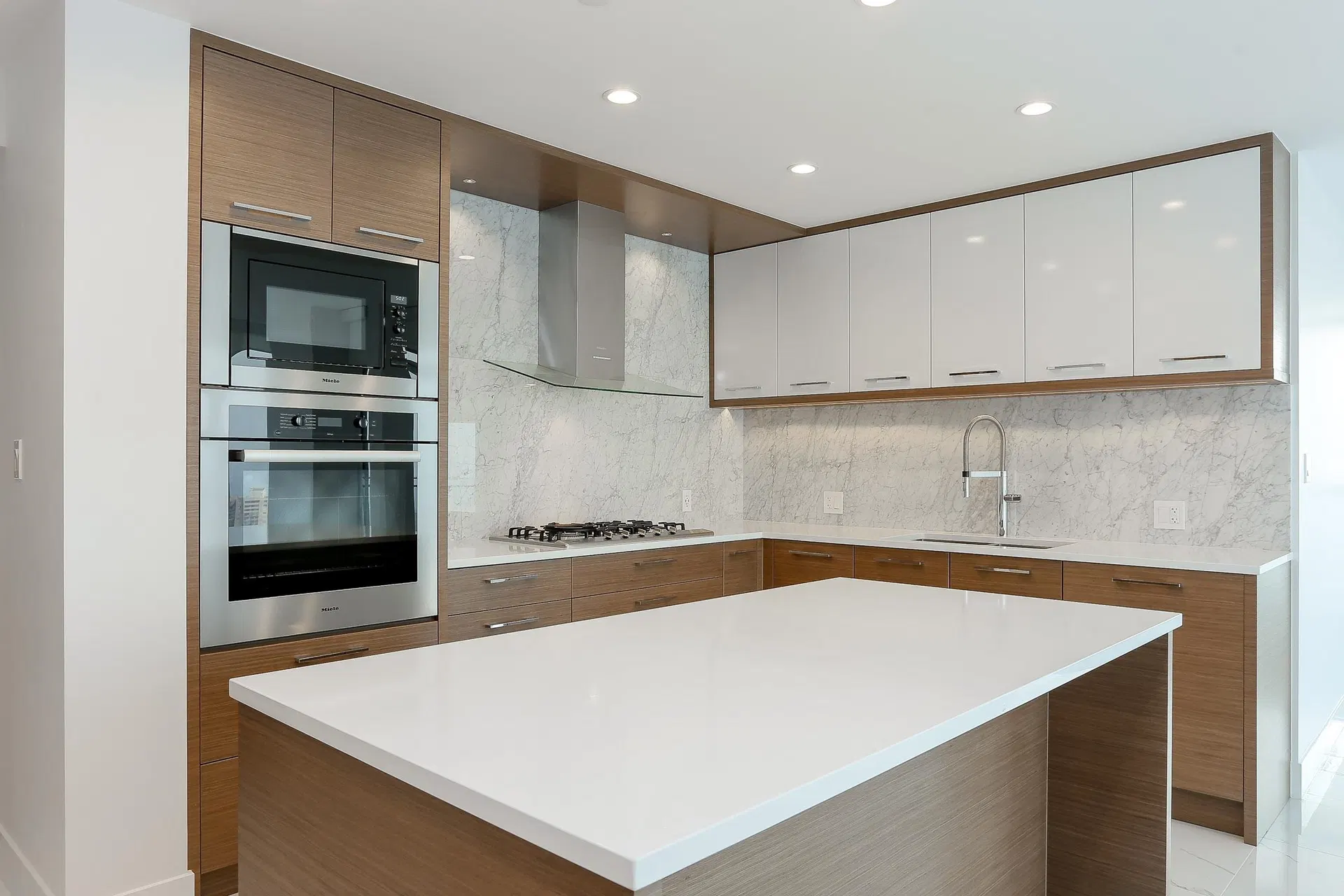 Photo 4 of 25 at #3102 – 4360 Beresford Street