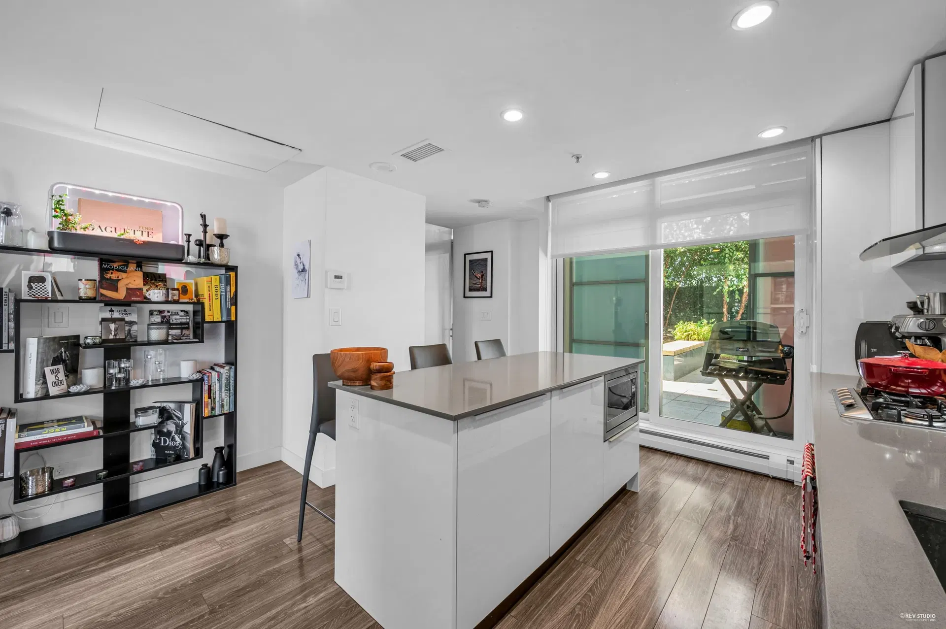 Photo 3 of 27 at #513 – 1283 Howe Street