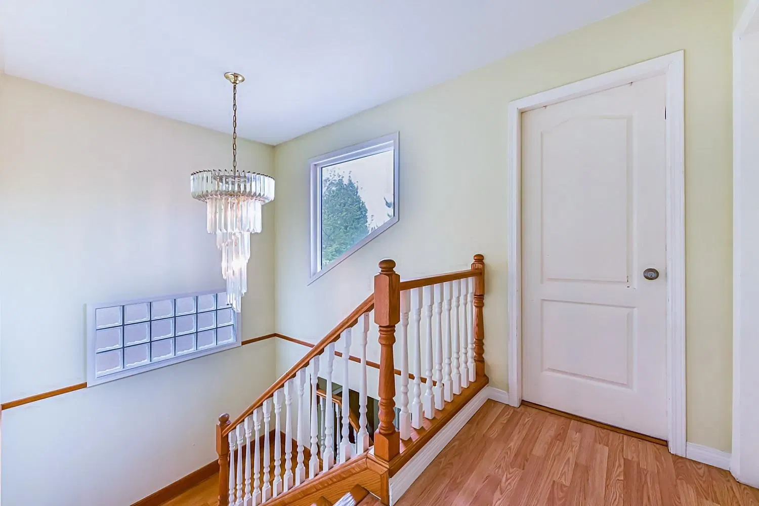 Photo 3 of 27 at 396 E 49th Avenue