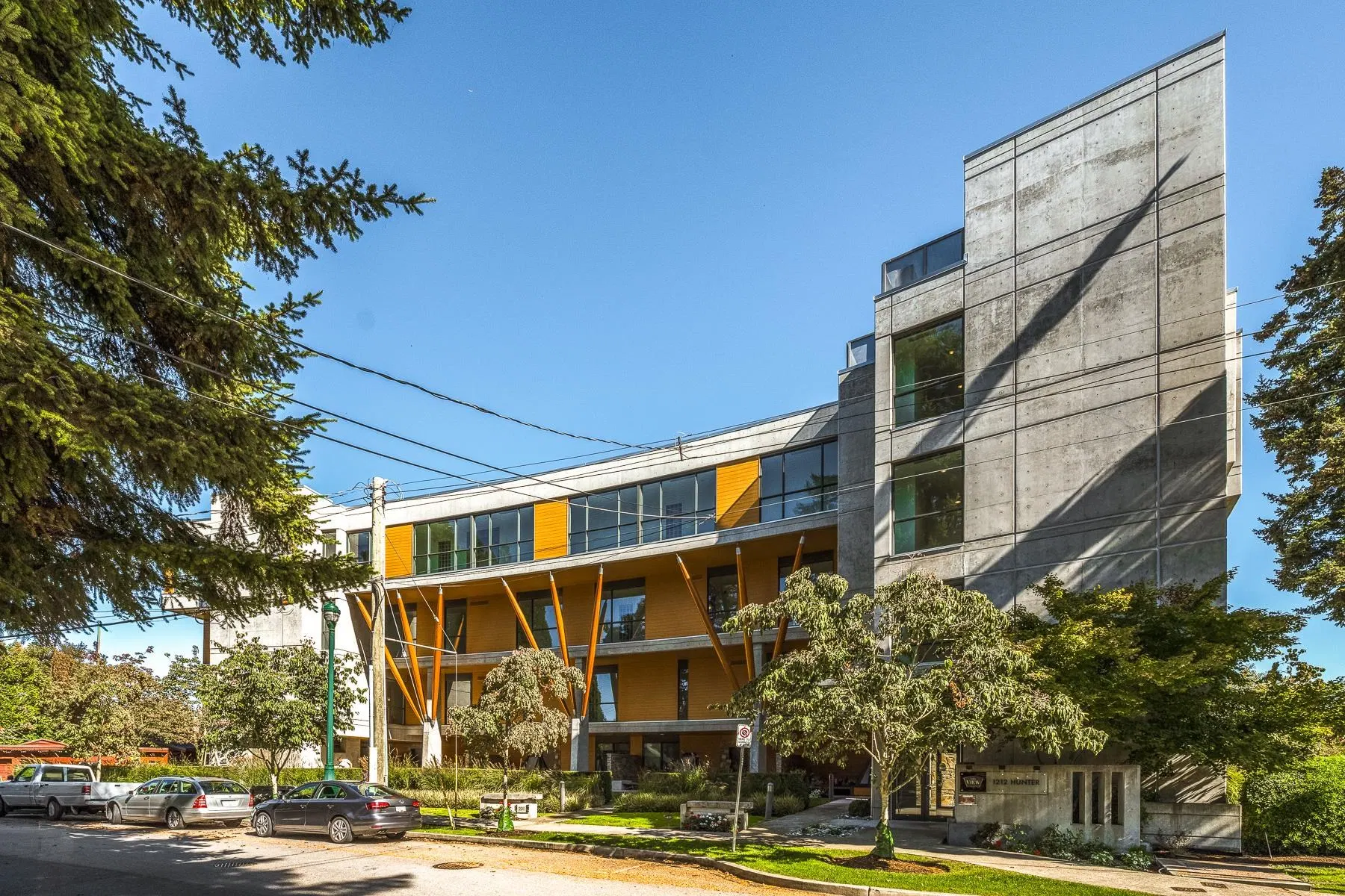 #400 – 1212 Hunter Road