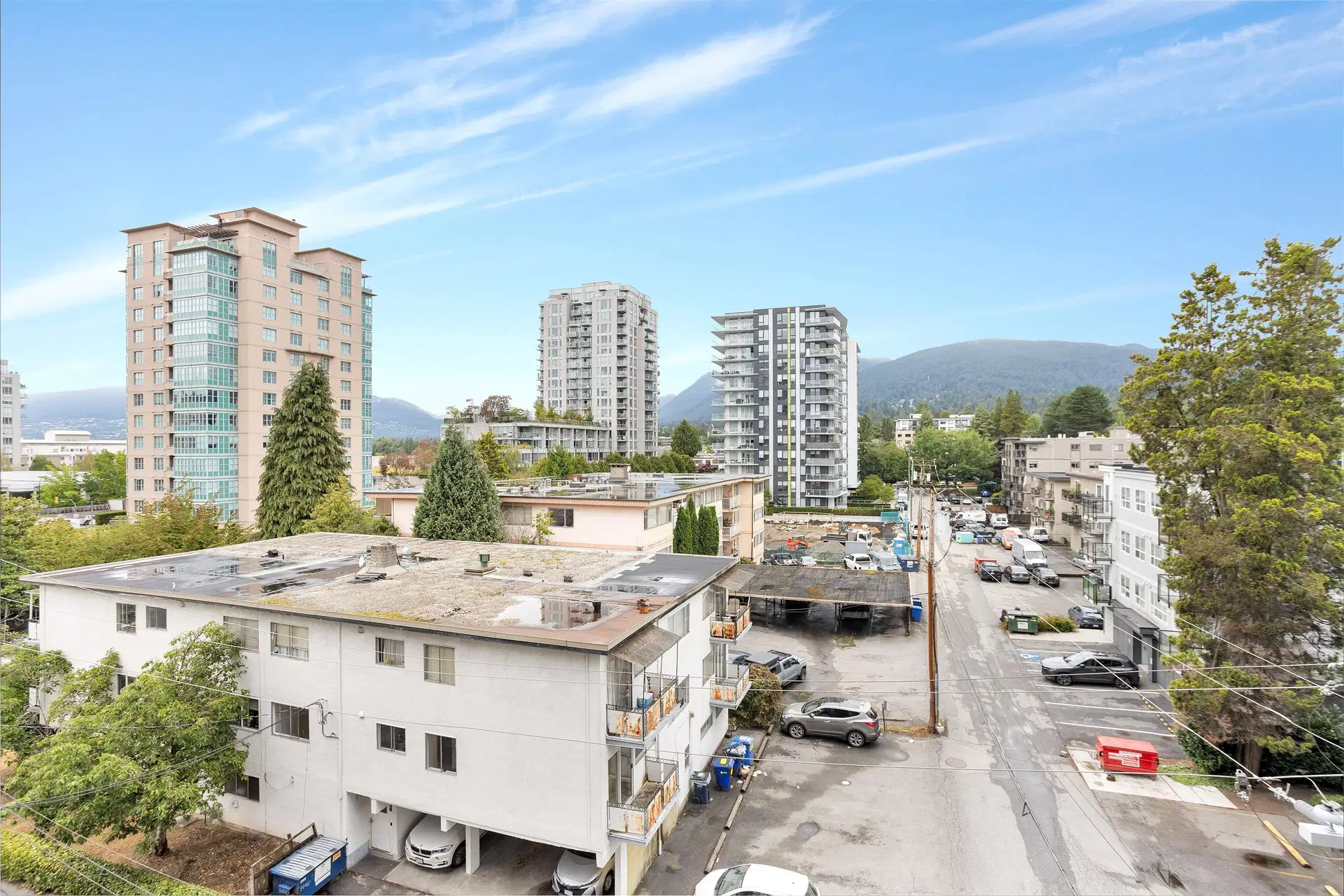 #303 – 150 15th Street
