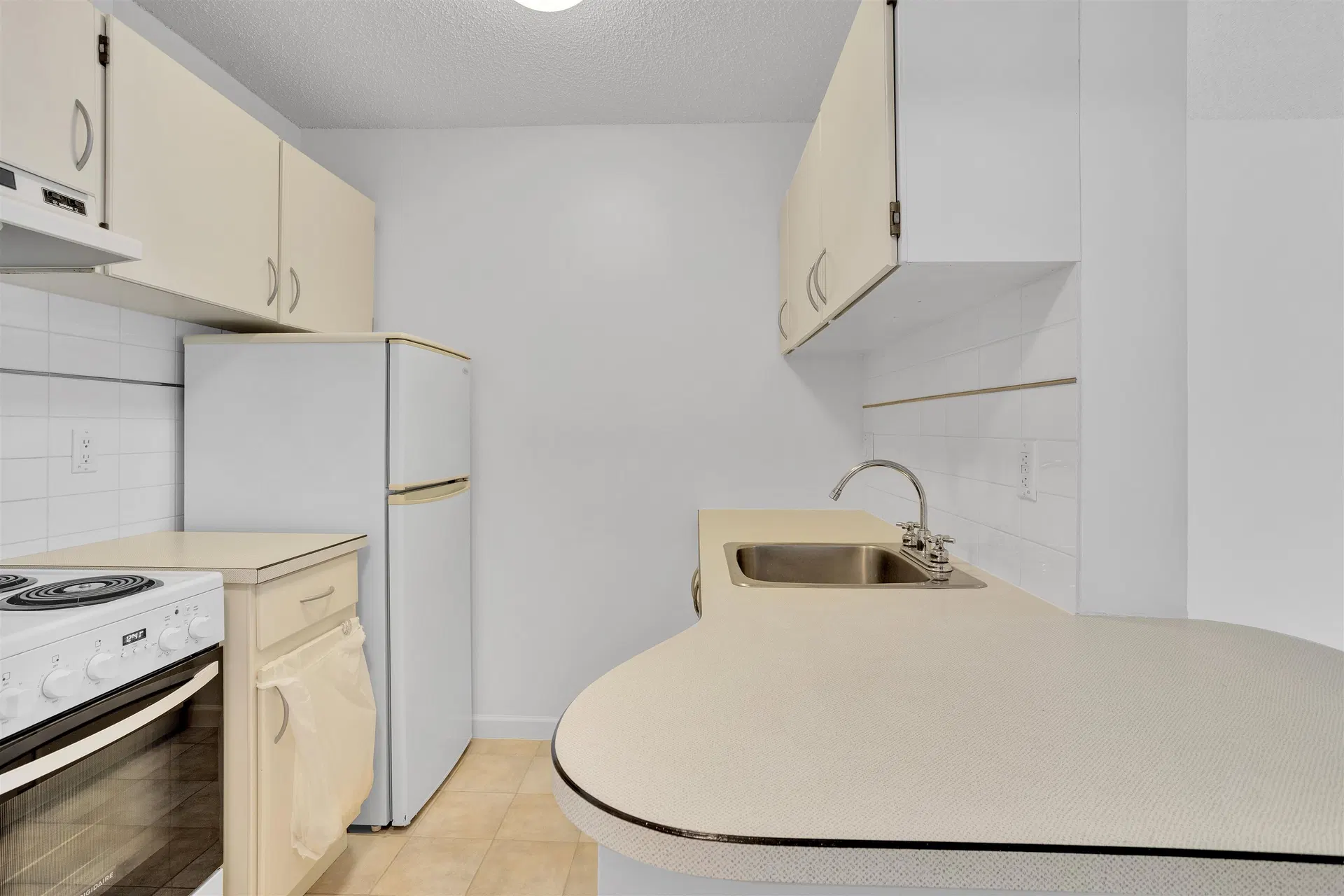 Photo 4 of 19 at #303 – 150 E 15th Street