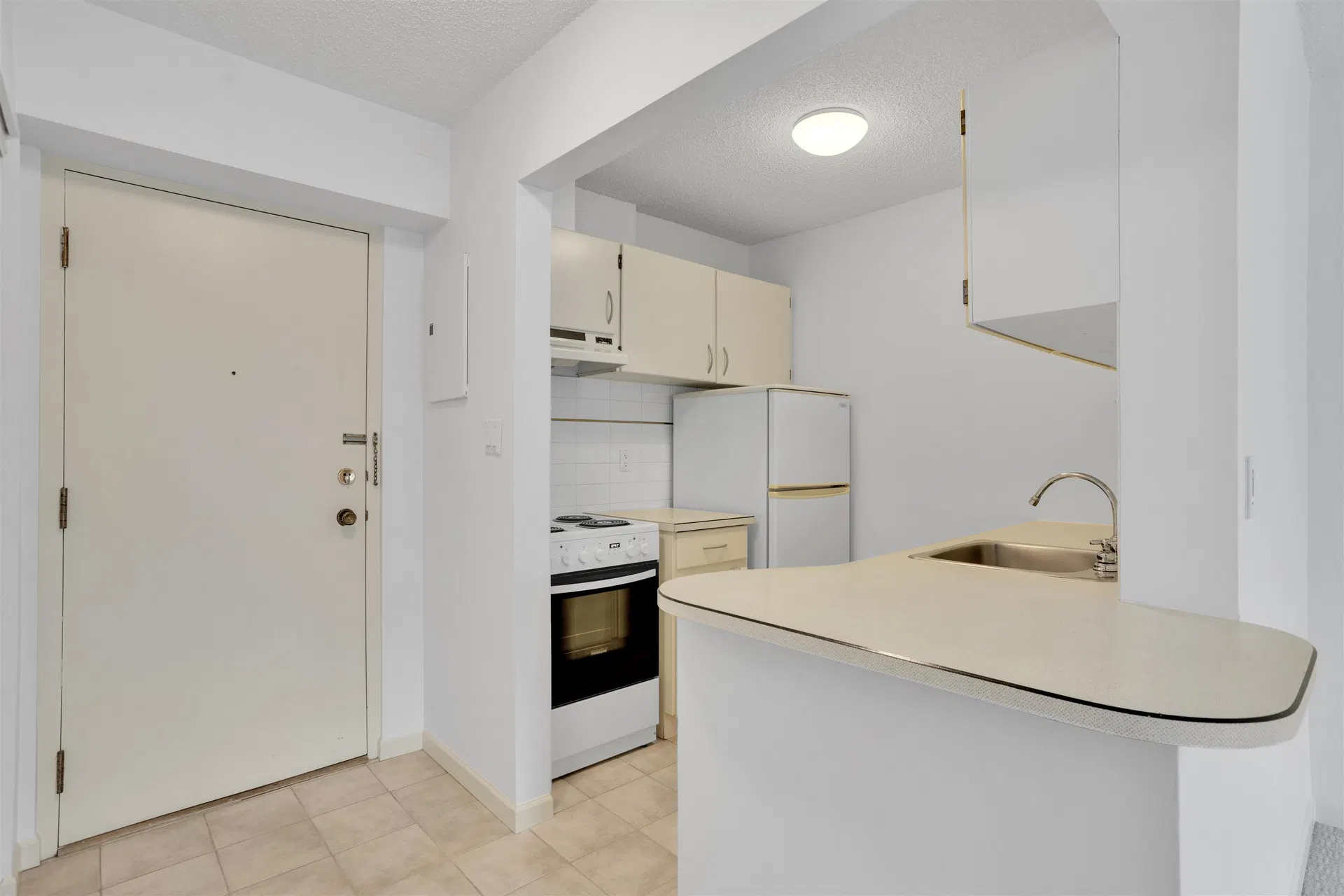 Photo 5 of 19 at #303 – 150 E 15th Street