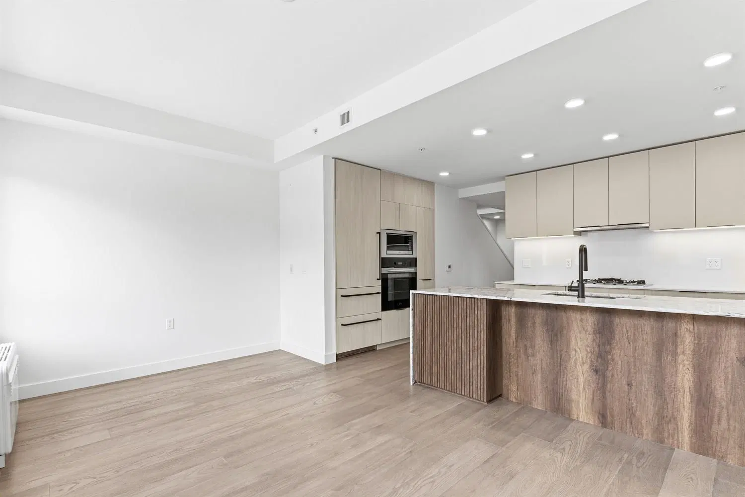 Photo 1 of 22 at #303 – 3590 W 39th Avenue