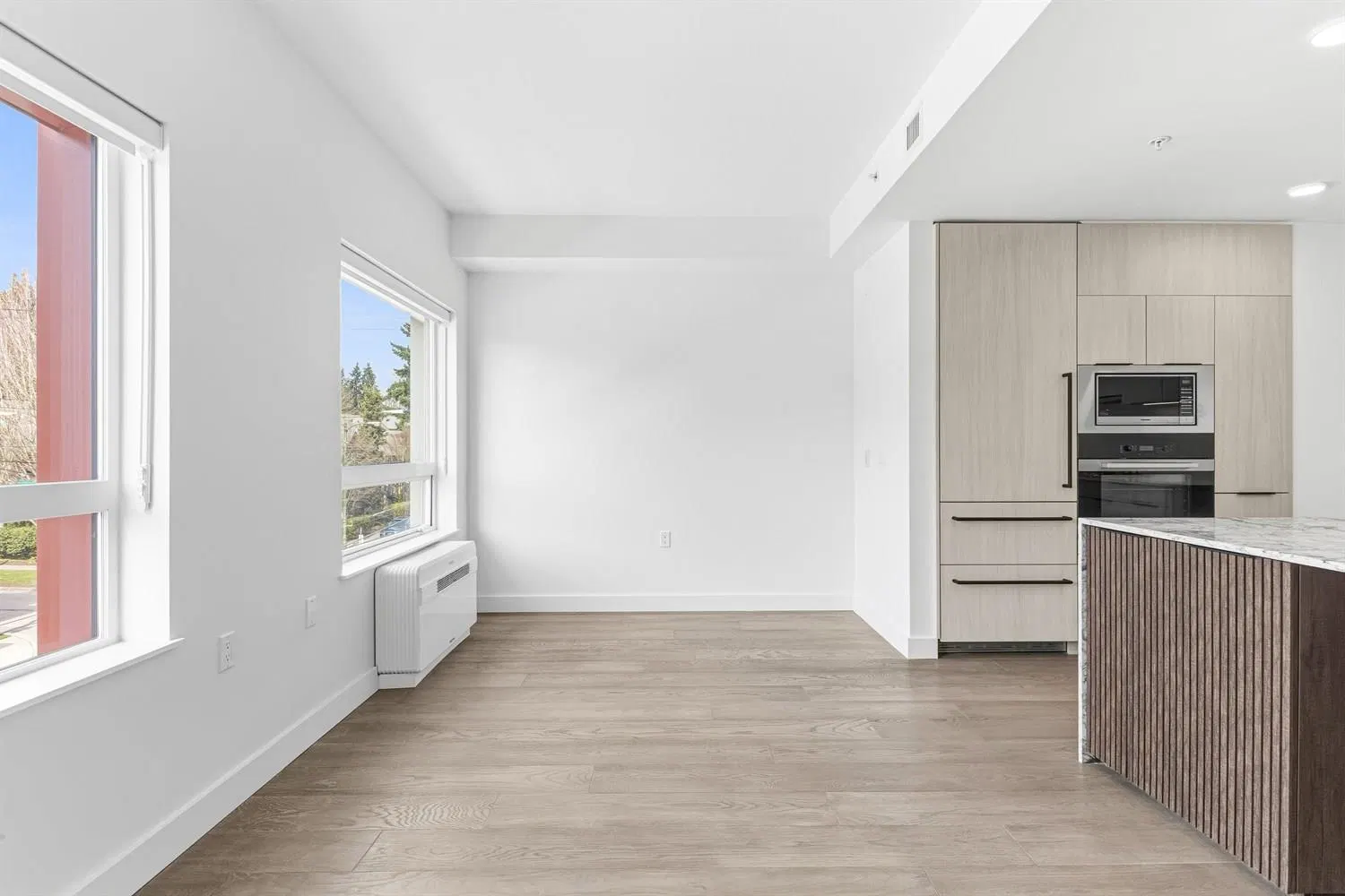 Photo 2 of 22 at #303 – 3590 W 39th Avenue