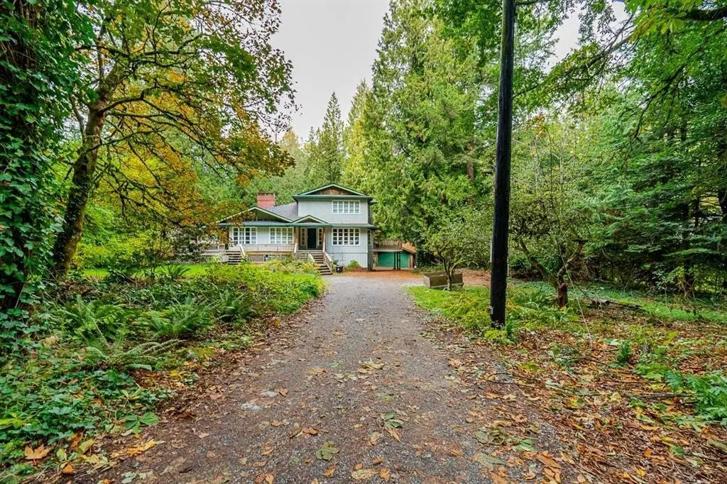 Photo 5 of 11 at 13127 28 Avenue