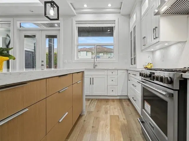 Photo 4 of 16 at 14969 96 Avenue