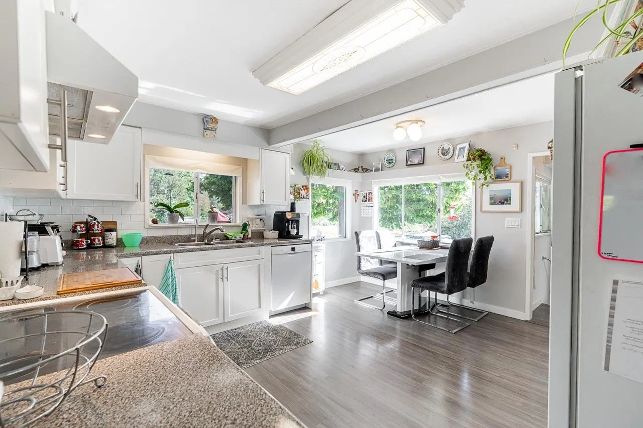 Photo 5 of 26 at 17328 96 Avenue